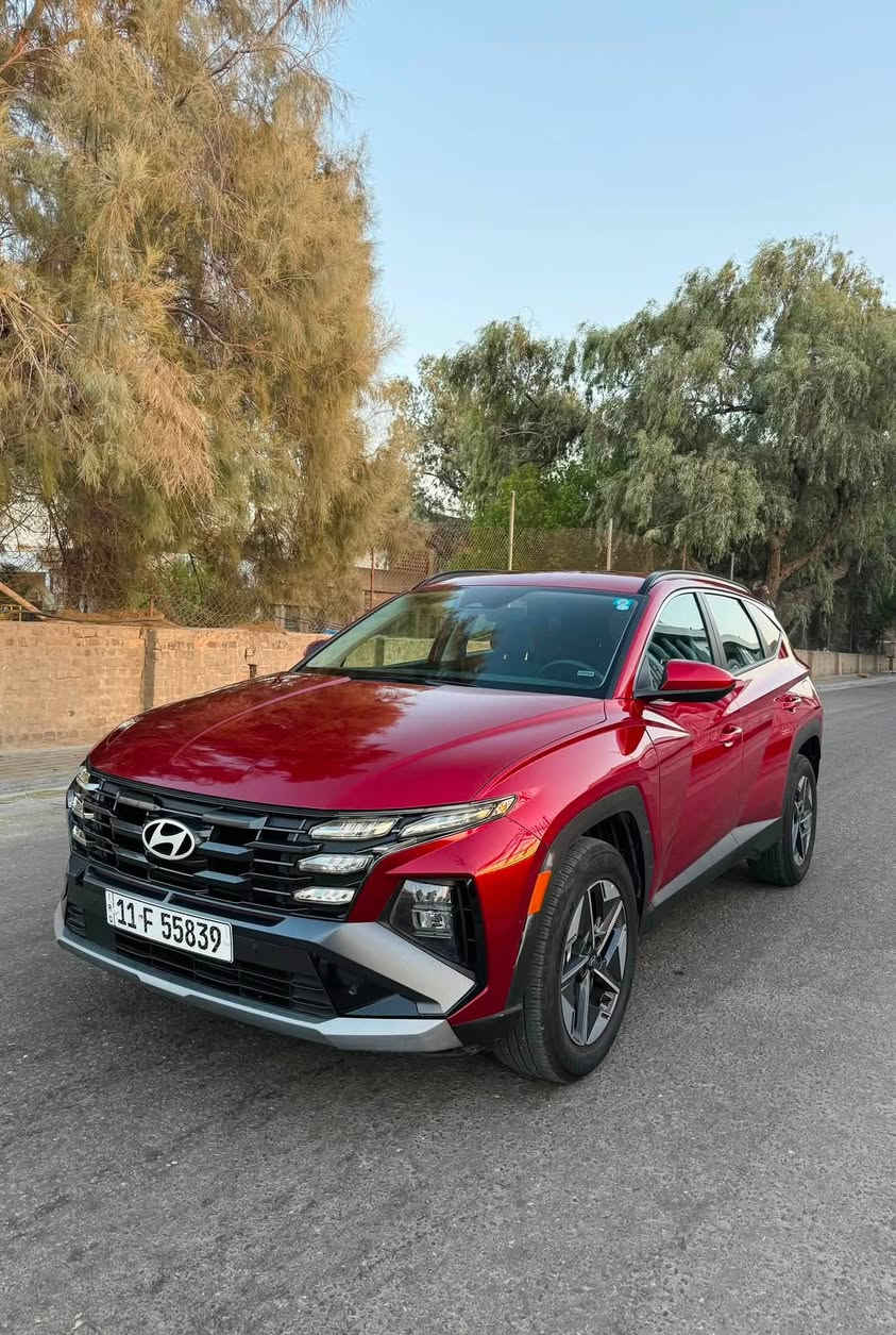 السلام عليكم

🚗هيونداي توسان 2026 – SEL
Hyundai Tucson 2026 
دخول جديد
•   🛣️  المسافة المقطوعة  - 8 الالف ميل
--------------------------- 

🌍 وارد امريكي
⛽ محرك بنزين
⚙️ محرك 2.5 تنفس طبيعي
🔩 4 سلندر
🔧 ناقل حركة أوتوماتيك
🛞 دفع رباعي AWD
✅ أبرز المواصفات:
• شاشة لمس حديثة
• Apple CarPlay
• Android Auto
• مثبت سرعه ، قيادة ذاتيه
• كاميرا خلفية ، سايد بريك بصمه
• حساسات أمامية وخلفية
• رادارات امامي خلفي جانبي
• عداد دجتال وشاشه متصله
• هيتر كشنات ، كشن كهرباء
•شاشه لمس ، تبريد لمس

بدون صبغ تبديل بنيد فقط رقم بغداد سنويه بأسمي تحويل مباشر ثاني يوم العنوان كربلاء السعر 195 وبيها مجال
***********////***********
