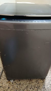 لبيع غساله نضيفه جدا بعدهي بجيس الشركه سعر 300 شيل 18 كيلو العنوان حي ...
