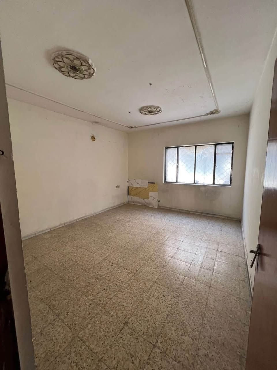 دار تجاري او سكني في السيدية
📍موقع السيدية شارع المدارس شارع 15

يحتوي على كراج كبير صالة كبيرة وغرفتين

الايجار مليون وربع

للاستفسار والتواصل 

***********
