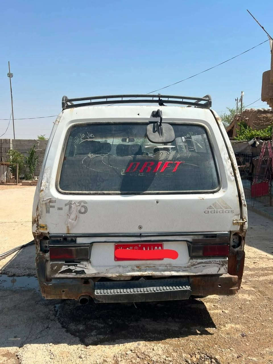 السلام عليكم 
كيه بسته للبيع 
رقمها قديم بغداد السنويه منتهيه بل 2024
ابيعها بدون تحويل مااندل صاحبها 
مكفوله من السرقه 
محرك 2700 بي بداية صرف 
گير والاكسل بلشرط تايرات نص عمر 
والخارج مثل ماواضح بل صور 
السعر 14ورقه وبيها مجال 
المكان كركوك قضاء الحويجه 
الاستفسار الإتصال على الرقم ***********
والخاص مفتوح
