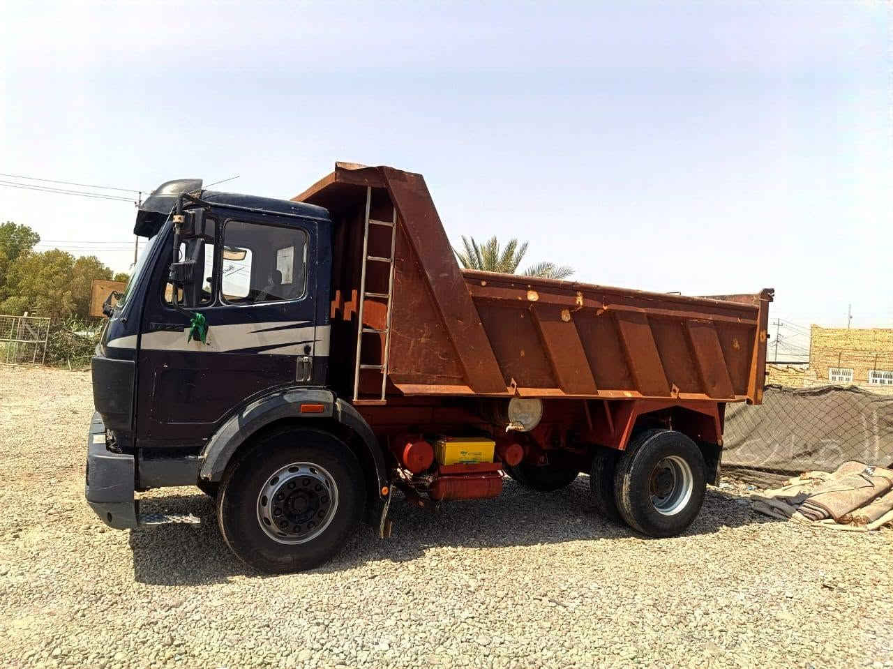 السلام عليكم كرواتيه فرنسيه موديل 93 مكينه6  حجم 33 كير فافون 6 وشلعه أكسن نص جيف  سنويه جديدة بسمي  العنوان الديوانيه الحمزه الشرقي ***********
