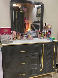 غرفة نوم • ٧ قطع • استعمال قليل