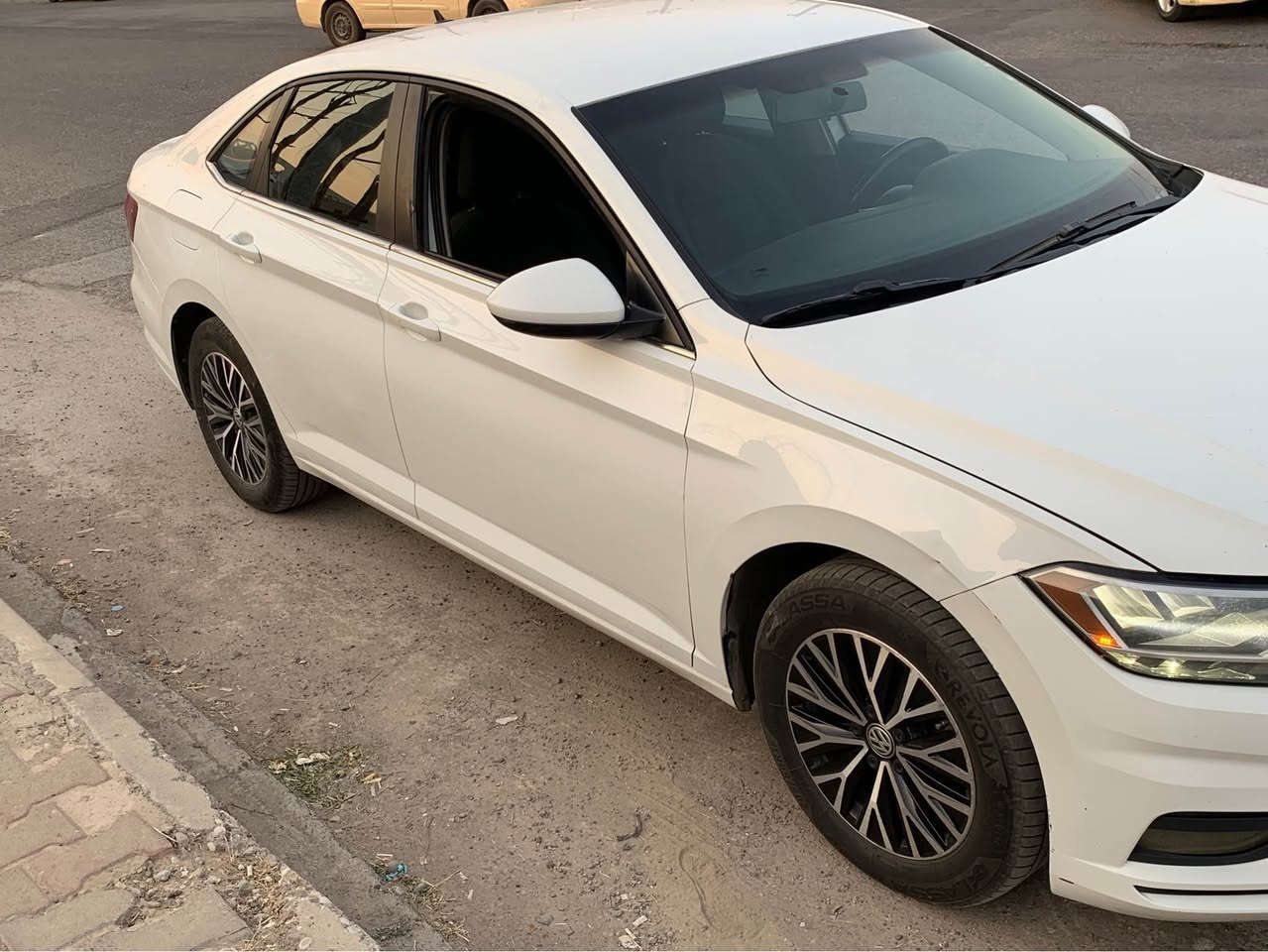 volkswagen Jetta 2019 
سيارةكي جوان و خاوين 
سيارة نضيف هواي 
بس رقمي قديمة سنوي هةتا ٢٠٢٧  
بس رقم قديم سنوية حتا ٢٠٢٧ و فحص هزة جديد 
سيارةكة بس بوليدي بوياغة لةگةل ٣ جيگاي ساردة 
سيارة بس بوليد صبخ ويا ٣ مكانات بارد بدون دواخل ارباگ بس سوكان 
تاية و پاتري هةموو شتي نوية بةستراية 
گورينةوة دةكةم لةگةل سيارةك بة دلم بي 
اراوس ويا سيارة إذا يعجبني 
3VWCB7BU9KM144151 
*********** what’sup أربيل, العراق
