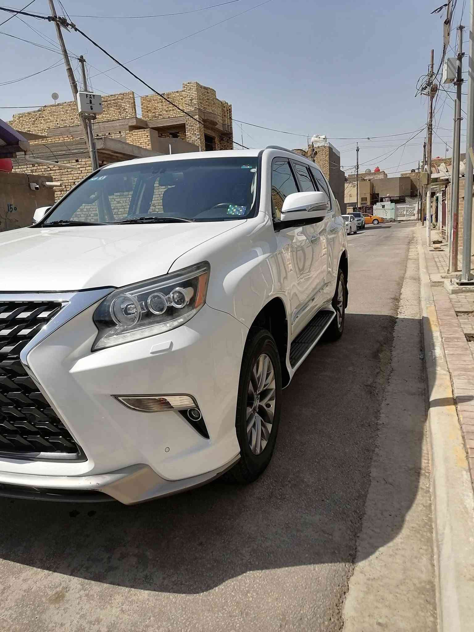 للبيع 
لكزز 460
موديل 2014
رقم بغداد الجديد بسمي
مكفوله والسونار موجود
كير محرك كفاله من الفتح
محرك 8 سلندر كفاله 
فول مواصفات مايحتاج اذكرهن
السعر 275$ وبيه مجال
مكان السياره الديوانيه
للاستفسار ***********
