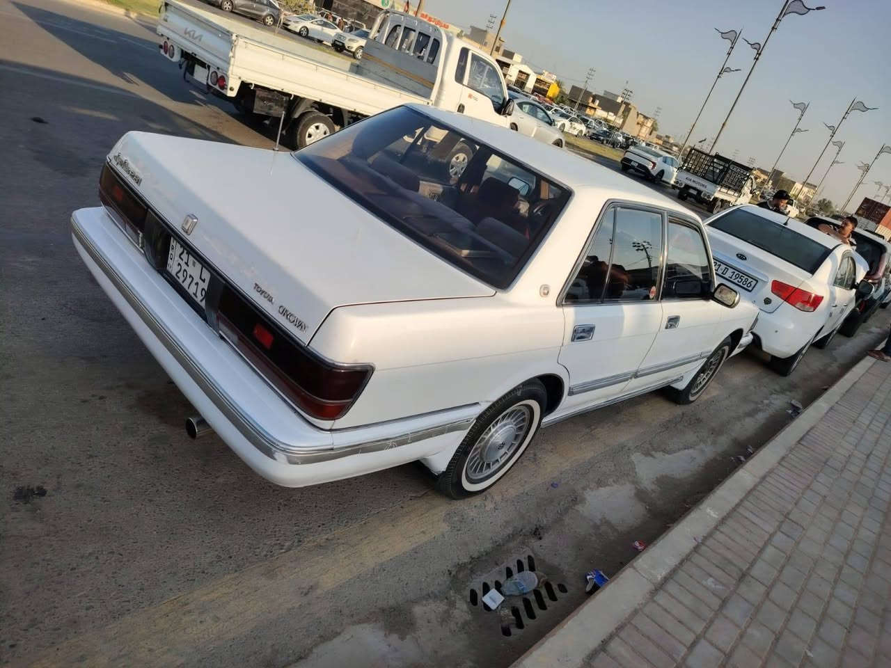 سلام عليكم سيدان للبيع او مراوس يسره بلاد مديل 90 لون أبيض رقم سليمانيه تريد تحويل تريد وكاله مكفوله من الكص والنقل والاصوليات كير ومكينه بطه 3000 ديلكو غبق أبيض تخم تاير خط ابيض صدر جيد جدا سياره مابيه اي خياس تبرد ثلج منضومه جديده سنتر لوك كهرباء كهربائياته شغاله  قرفته بلاديه سليمه سياره بلاديه وحلوه ترايك وين ماتريد المكان بغداد جسر ديالى الجديد الرستميه السعر(67) وبيه مجال بصيط للشراي ويدلل الاستفسار ***********
