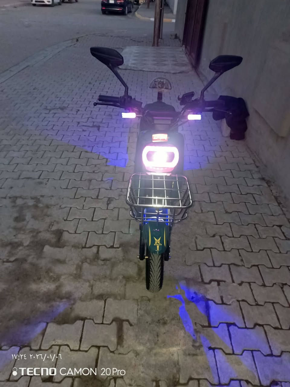 سلامو علیکم r8 لوک بطاریات 36امبیرر لوک کل عیب مابی شرط 
بعده ماماشی هوای فول مواصفات بی بك یرجع لیوره لایت عالی نصی ارع نمرر یمشی 109 شرط السعر400بی مجال للشرایی بیبیع مستعجلل المکان کرکوک لل الشرای یتصل***********
