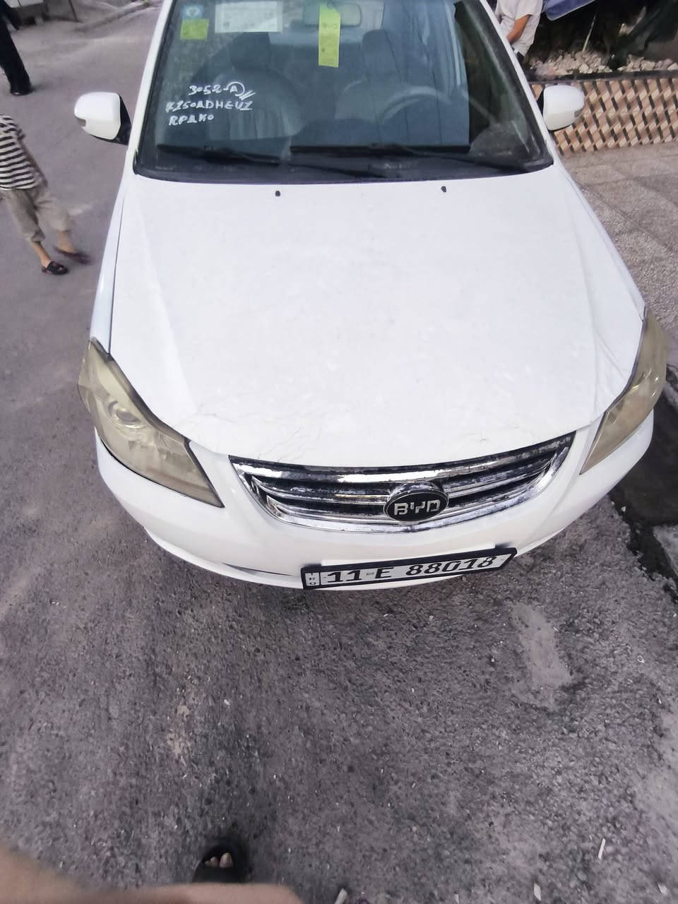 السلام عليكم BYD. G3 2013 كير ومحرك مكفوله واتو 1800  مكفوله ضربه وصبغ وتبديل وجراد كشنات جلد شاشه جديده تخم تاير جدد تبريد ثلج🥶 رقم بغداد تحويل مباشر سياره سنويه جديده لحد 2031هزه جديده  سياره كامله مكمله سعر 57وبيها مجال العنوان بغداد البياع الشهداء 
رقم ***********
