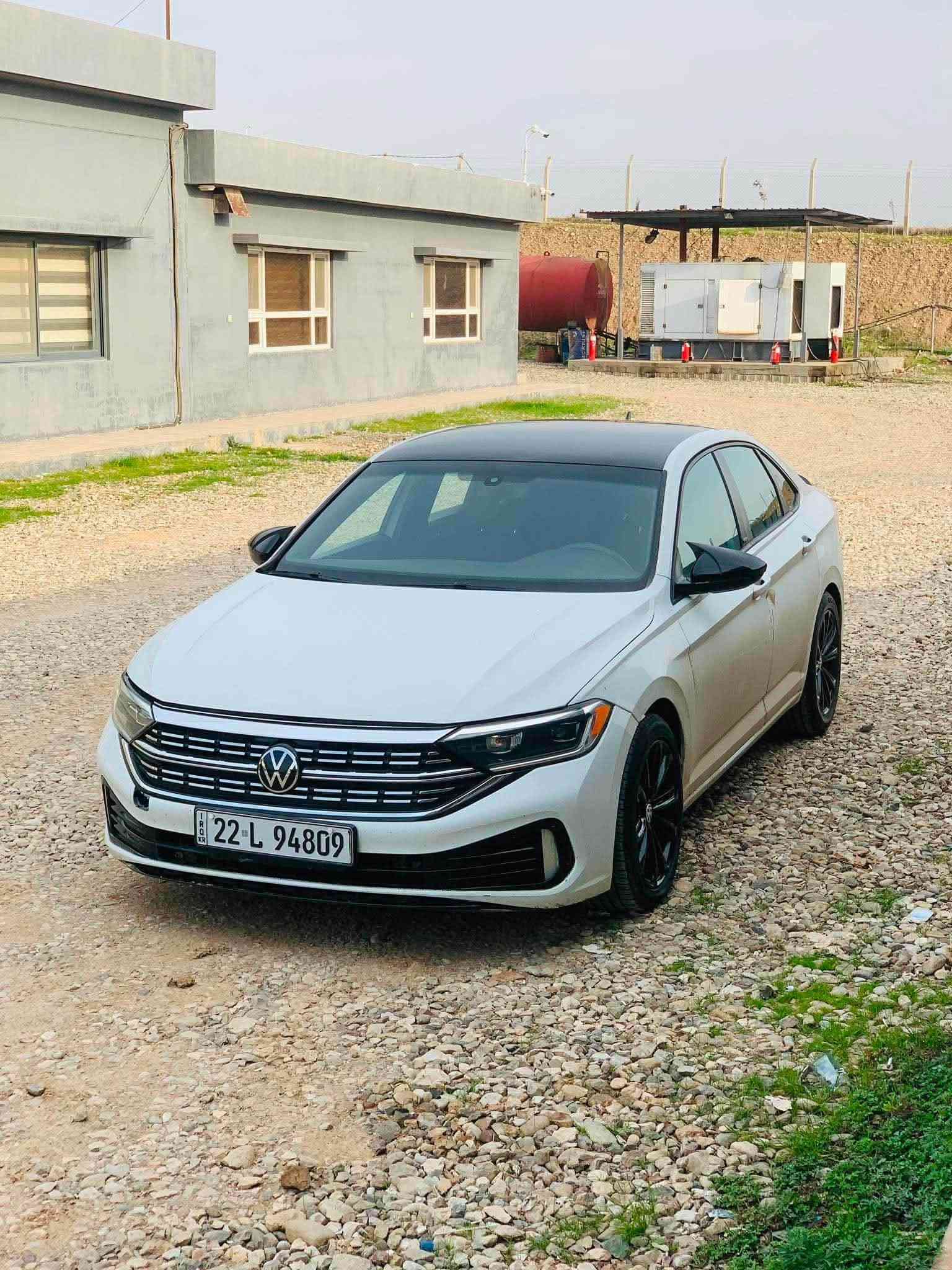 Volkswagen jetta 2023 s 
3VWAM7BU1PM006346 رقم شاصي 
كوردى///عربي 

ملاحظة : كير عادي 
المواصفات: فئة S 🔺
المميزات:
بصمة تشغيل
شاشة عدادات إلكترونية (جيج ديجيتال)
حسّاسات دائرية 360 درجة
شاشة وسطية
جير عادي (ناقل حركة يدوي)
نظام قيادة اقتصادي (Eco)
إضاءة LED مع عدسات وزينون 🔹
المحرك: 1.5 توربو 🚀
الحالة والبدي: قطعتان وجزء صغير من البونيت (غطاء المحرك) بها بويا (رش)، بدون أي دواخل أو ضرر في الهيكل الأساسي.
الأمان: الأرباج (الوسائد الهوائية) مفتوحة ☄️
الضمان: الجير، المحرك، التوربو، الرادياتير، والحمايات بحالة ممتازة وعلى الشرط 💥
مكان سيارة كركوك 
***********
جیتا مۆدیل 2023 ❄️

تێبینی گێڕ عادیە❗️❗️❗️❗️

مواسفات S🔺

بریک بەسمە ـ گیچ ئلکترۆنی ـ 360 دەرجە حاسە

شاشە وەسەت ـ گیر عادی ـ Eco - لایت لئد و عدەس و زینۆن ـ گیر عادی ـ🔹

مەکینە 15 Torbo 🚀

۲ پارچەو و پەلەیک لەبۆنیتەکەی  بۆیاخە بێ ناو گرتن

پەرشوت سیستەم کراوە ☄️

گیر و مەکینە و تۆربۆ رادیتەر و حماوەی بەشەرت💥
شوێن کەرکوک 
*********** أربيل, العراق

