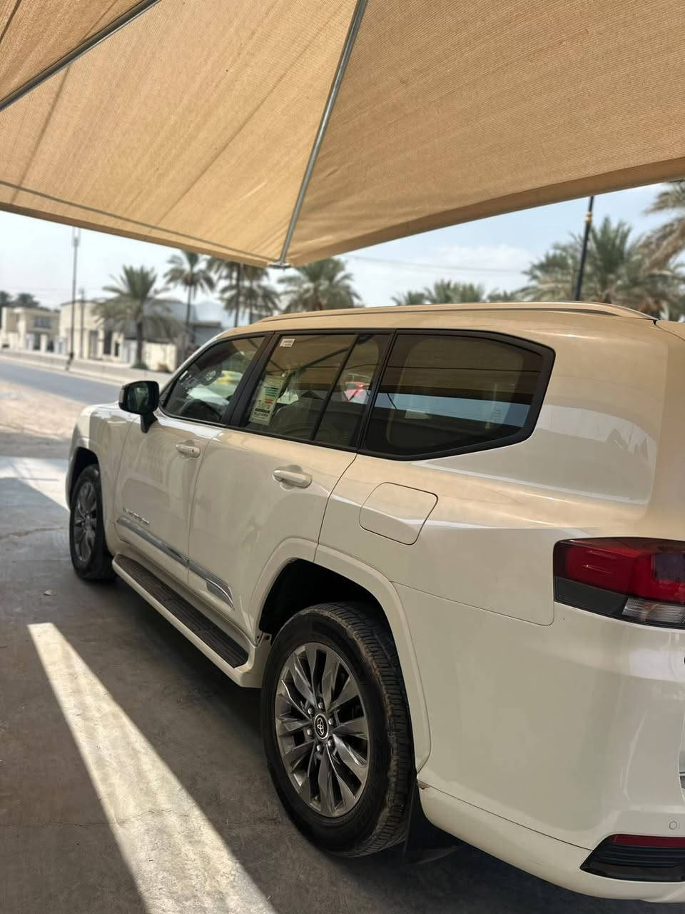 لاندكروزر موديل 2022 فول مواصفات
ماشيه 39 رقم بغداد بأسمي مغلفه ppf حمايه 
مكفولة كفالة عامة من كل النواحي استخدام شخصي ***********
