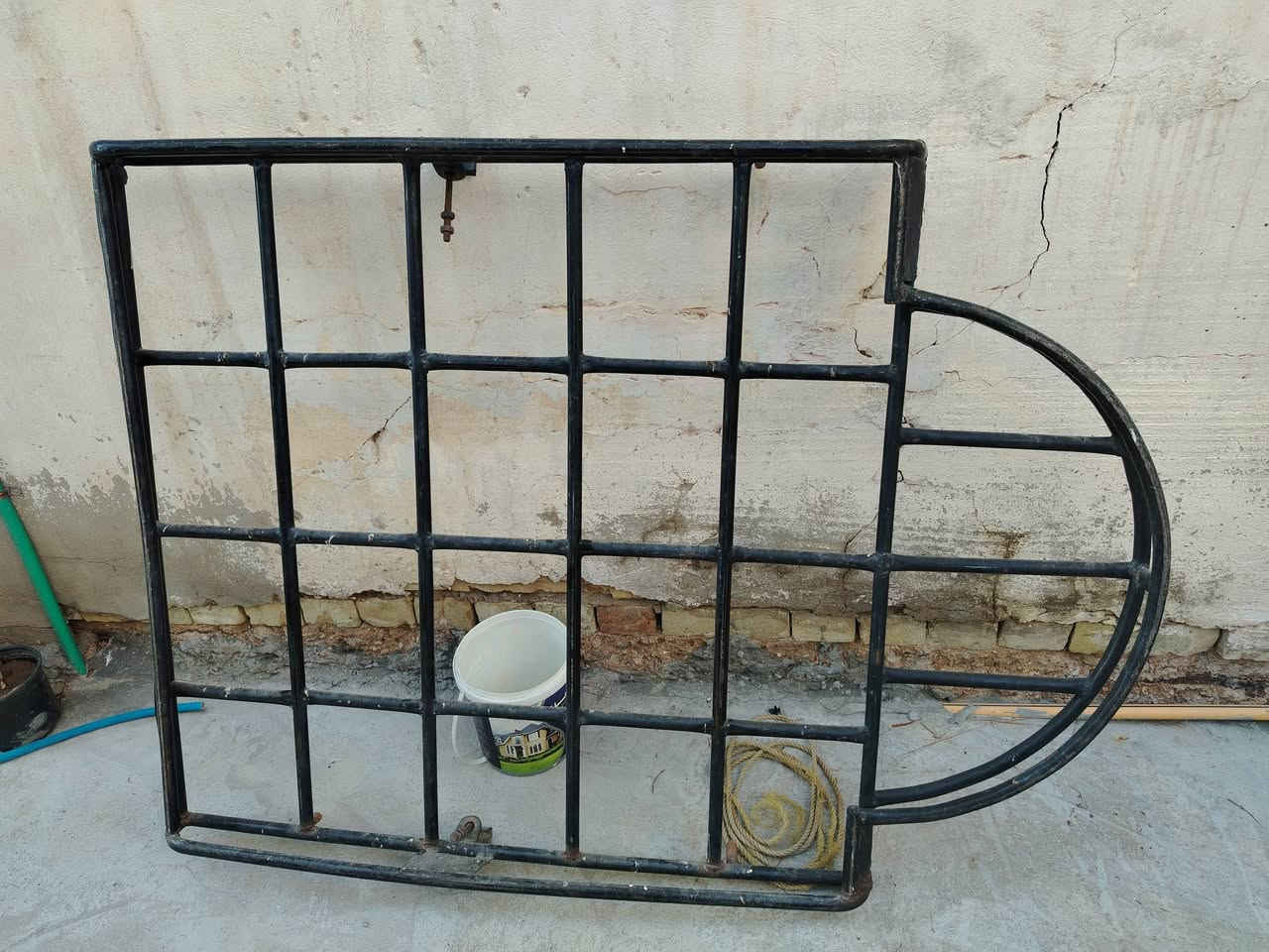 سيباية للبيع عمل حدادية نظيفه جدا ترهم جميع أنواع السيارات رايدهة ٥٠ ألف مكاني فلوجه حي نزال ***********
