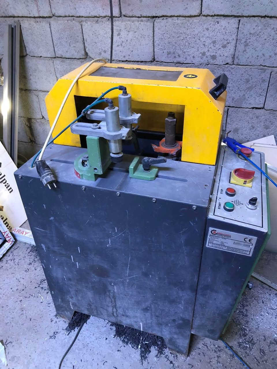 السلام عليكم 
للبيع معمل pvc كامل مع كمبريسر 
العنوان ديالى بعقوبة 
للاستفسار ***********
