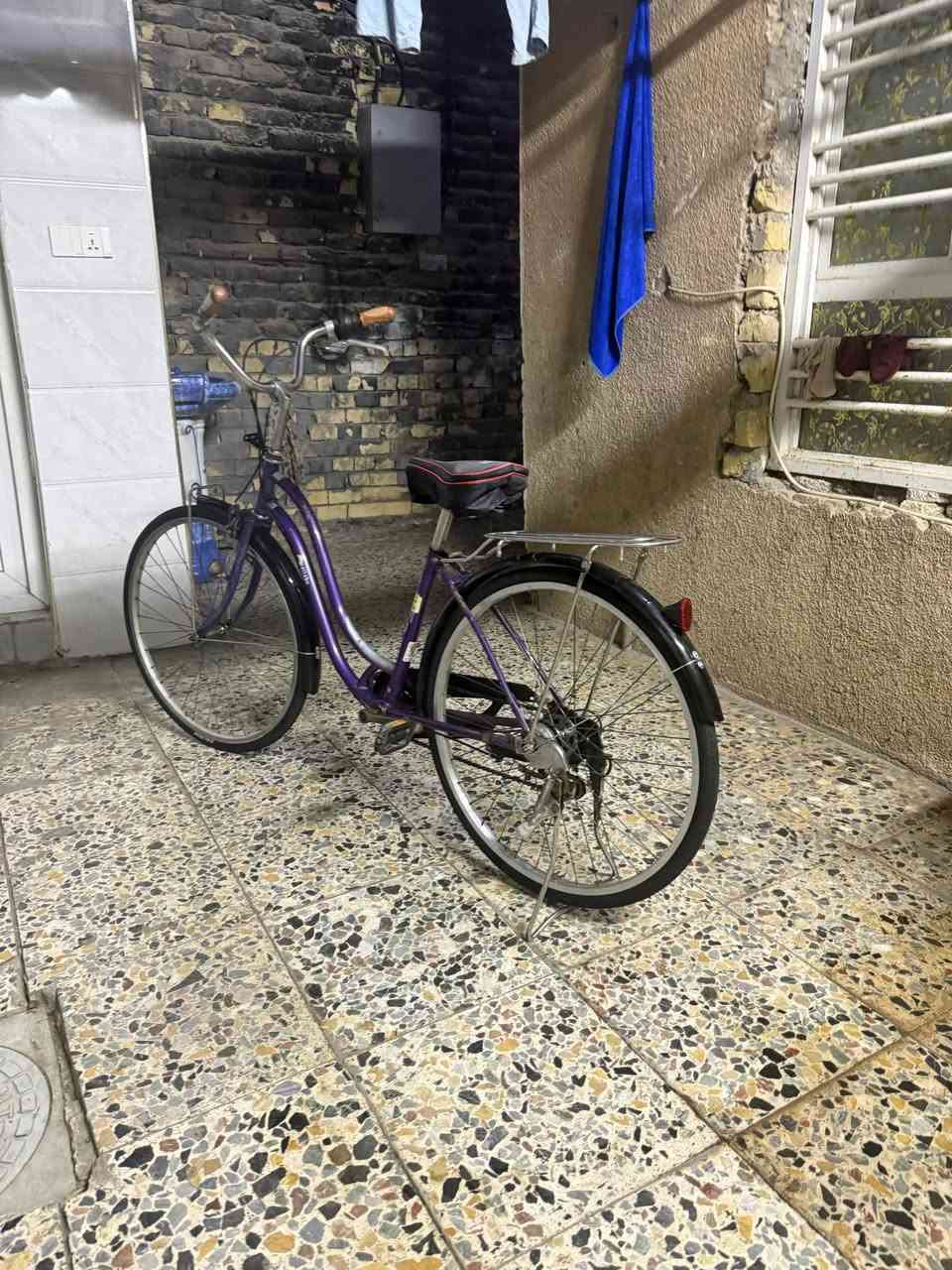 السلام عليكم بيسكل للبيع بطه حجم 26 بيسكل نضيف كلشي ماعوزه بس هاي مرشوش صبغ شويه وكلشي كاامل بيسكل نضيف كامل البكان بغداد الحسينيه مال راشديه السعر 65وبي مجال الاستفسار***********
