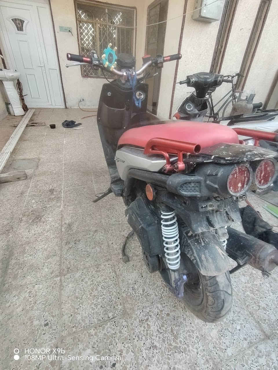 دراجه سكنز نوزل للبيع دراجه كلج رياضي مكينه كفاله مكينه وين متريد وديه نكره بكل وقت دراجه سريعه ونشطه مكاني بعقوبه :***********

نص مكتوب في الصور:
- HONOR X9b
- 108MP Ultra-Sensing Camera
- O HONOR X9b 108MP Ultra-Sensing Camera