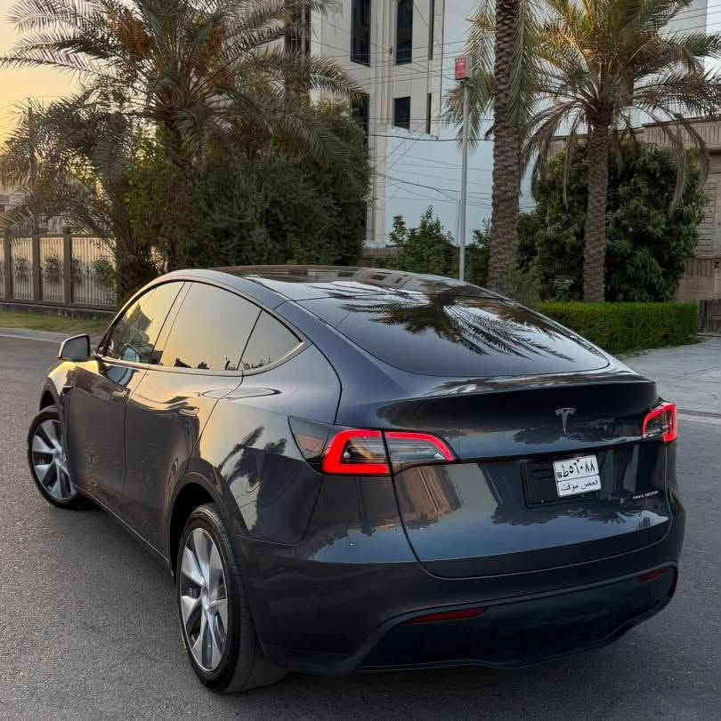 TESLA MODEL Y 
DUAL MOTOR LONG RANGE 2023
تسلا واي لونك رينج دبل ماطور 
ماشيه :73 كيلو 
كامرات 360 
اوتو بايلوت 
حساسات 360 
معروفه مواصفاته
بدون صبغ ( باب خلفي مبدل اصلي نفس اللون)

السعر 21،500$ وبيه مجال 
وبيه مجال بسيط 
***********
***********
