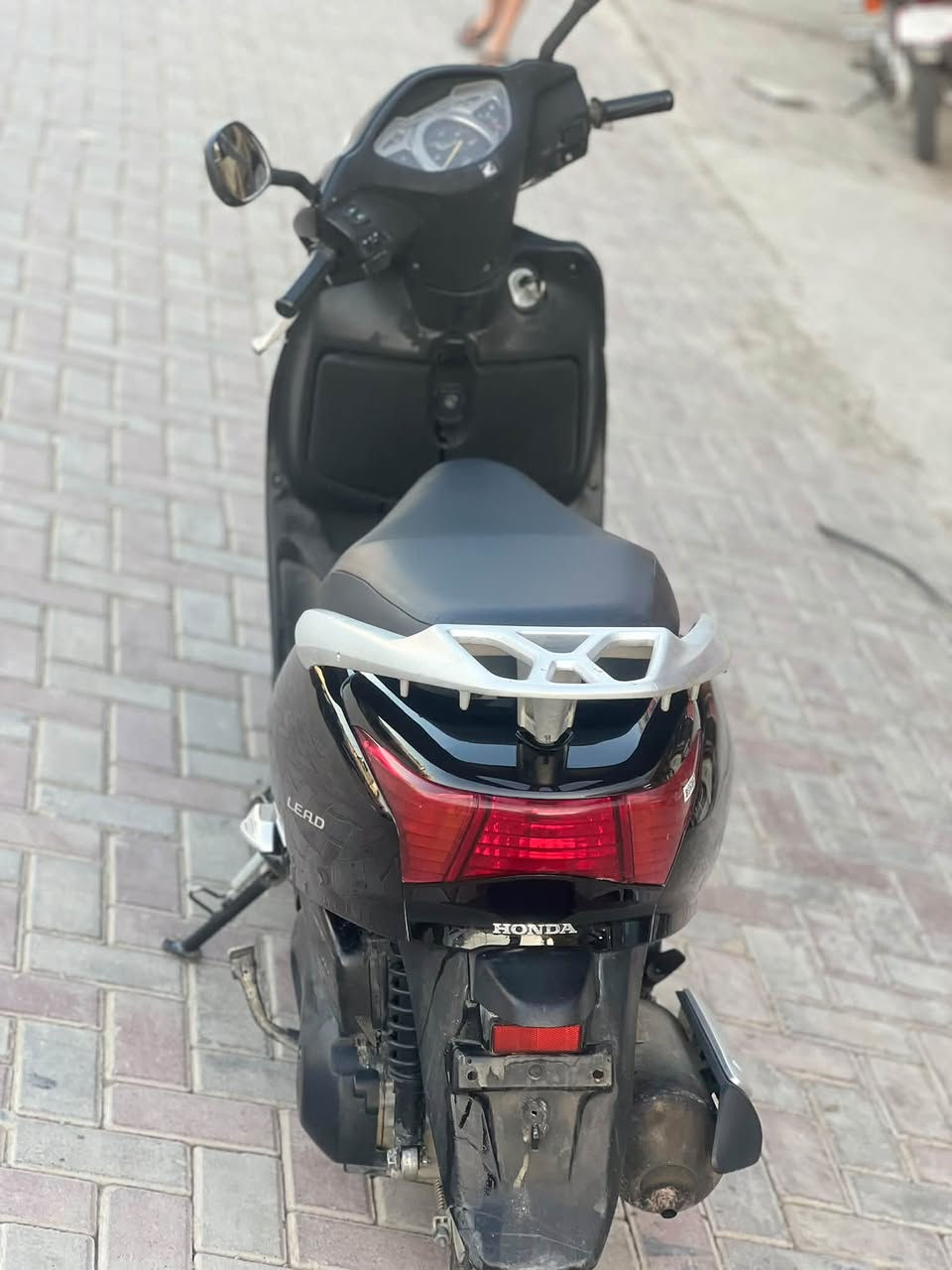 ليدي حديث
مفتوح اول نوبه
كلش نضيف 
سعره/850وبيه مجال
***********
