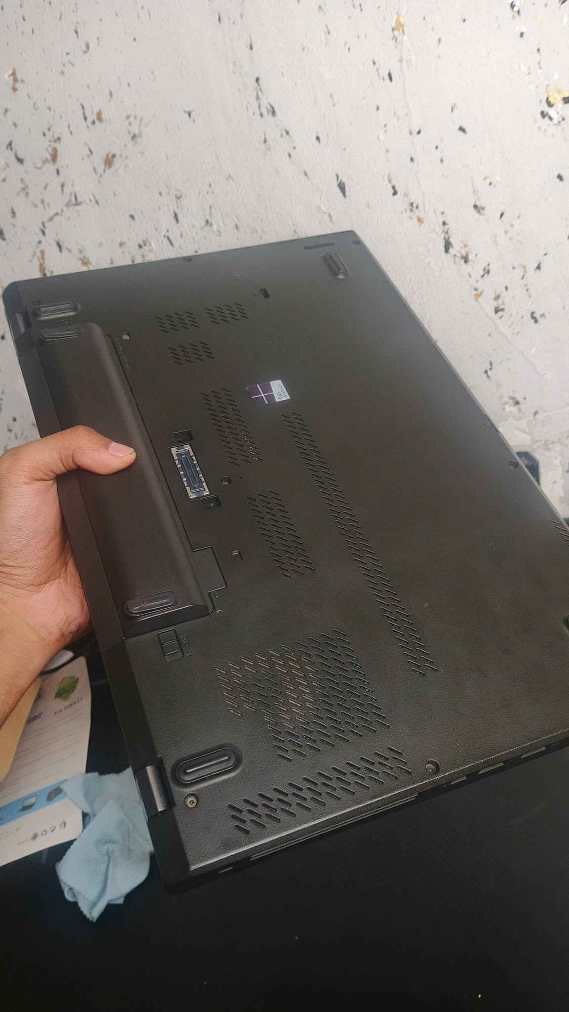ألسلام عليكم 

لابتوب لينوفو T560
5i- 6 جيل 
Ram 8 ddr 3
256ssd

مستعمل نضافة 90 

160 ألف 
وبيهة مجال كلش بسيط 
*********** واتساب 
بغداد الكرخ

نص مكتوب في الصور:
- Processor Intel(R) Core(TM) i5-6300U CPU @ 2.40GHz 2.50 GHz Graphics Card 128 MB Intel(R) HD Graphics 520 DESKTOP-CHOKB3V 20FJS0E00 Device Specifications Device Name DESKTOP-CHOKB3V Processor Intel(R) Core(TM) i5-6300U CPU @ 2.40GHz 2.50 GHz Installed RAM 8.00 GB (7.87 GB usable) Graphics Card Intel(R) HD Graphics 520 (128 MB) Storage 238 GB SSD SanDisk SD8TB8U256G1001 Device ID E519472A-50D9-4676-9E1A-337F9C7AB71C Product ID 00330-50410-25367-AAOEM System Type 64-bit operating system, x64-based processor Pen and touch No pen or touch input is available for this display Frequently asked questions How does having 8-16 GB of RAM impact my PC's performance? Can I run modern apps smoothly with this RAM capacity? Is my GPU sufficient for high end gaming and video experience? How can having a dedicated enhance my experience and productivity?
- About
- Installed RAM
- 8.00 GB
- DDR3
- Processor
- Intel(R) Core(TM)
- i5-6300U CPU @
- 2.40GHz
- 2.50 GHz
- Graphics Card
- 128 MB
- Intel(R) HD Graphics 520
- Storage
- 238 GB
- 57 GB of 238 GB used
- DESKTOP-CHOKB3V
- 20FJS02E00
- Rename this PC
- Device Specifications
- Copy
- Device Name	DESKTOP-CHOKB3V
- Processor	Intel(R) Core(TM) i5-6300U CPU @ 2.40GHz 2.50 GHz
- Installed RAM	8.00 GB (7.87 GB usable)
- Graphics Card	Intel(R) HD Graphics 520 (128 MB)
- Storage	238 GB SSD SanDisk SD8TB8U256G1001
- Device ID	E519472A-50D9-4676-9E1A-337F9C7AB71C
- Product ID	00330-50410-25367-AAOEM
- System Type	64-bit operating system, x64-based processor
- Pen and touch	No pen or touch input is available for this display
- Frequently asked questions
- How does having 8-16 GB of RAM impact my PC's performance? Can I run modern applications smoothly with this RAM capacity?
- Is my GPU sufficient for high end gaming and video experience? How can having a dedicated GPU enhance my experience and productivity?
