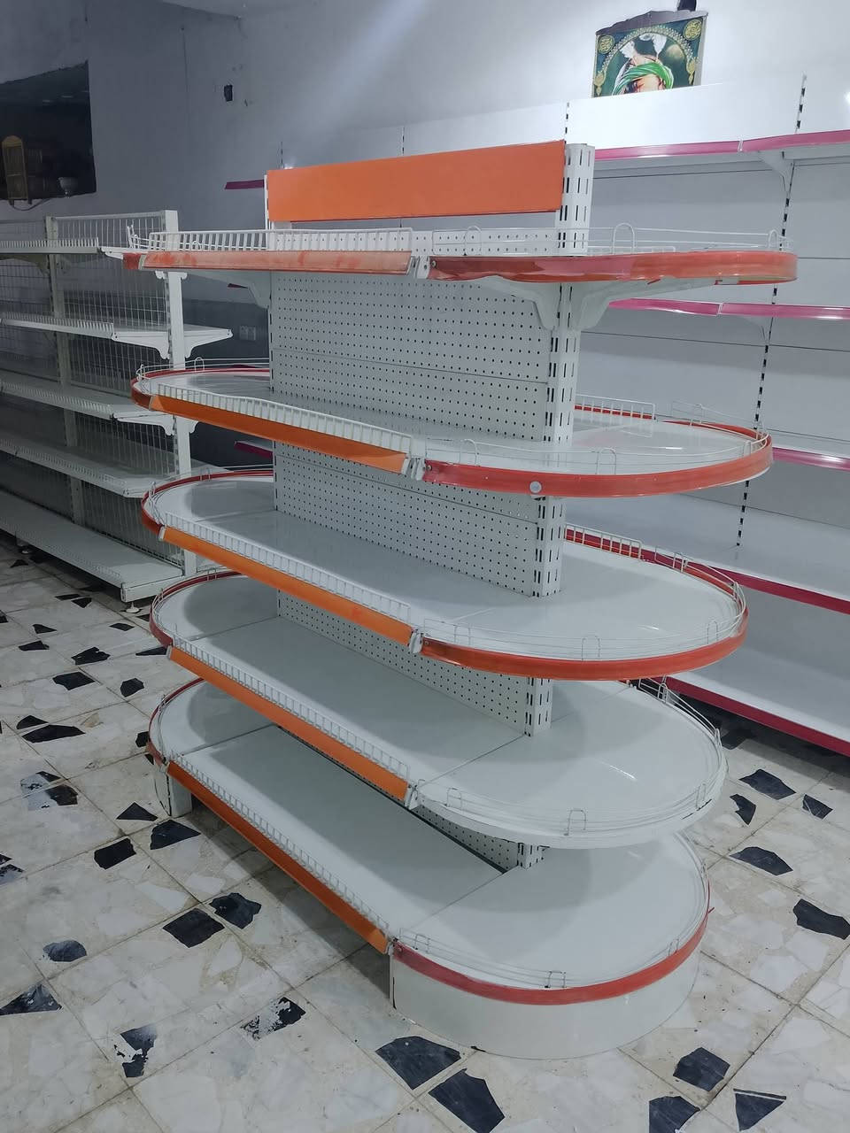 سفينات وسطيه نضيفات للبيع الشراي يتصل العنوان بغداد مدينه الصدر واكو توصيل ***********بي واتساب
