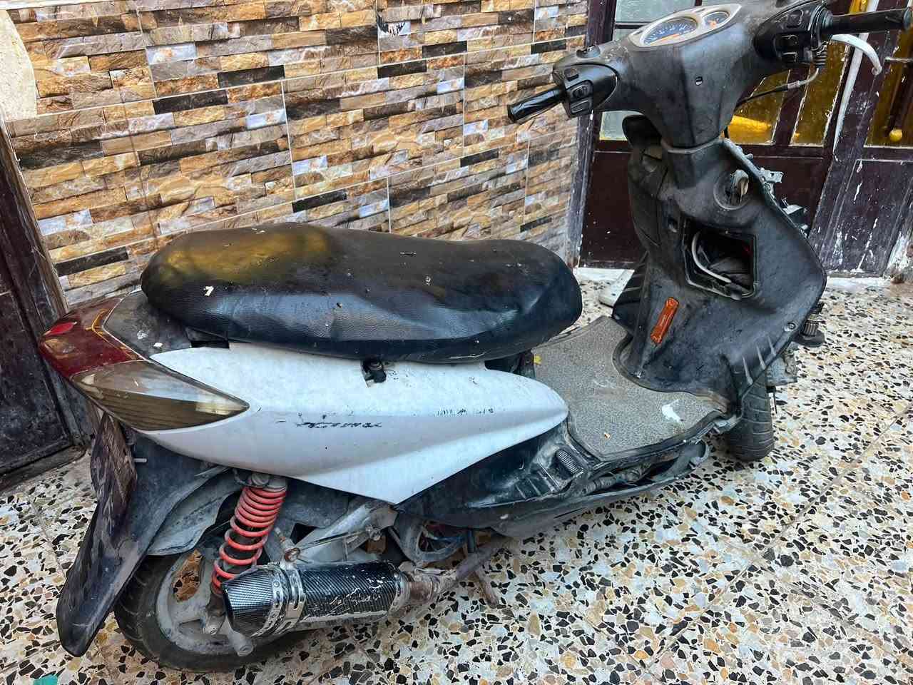سكنس نثيه البيع كوم حديد كفراته موجوده سعر250بيه مجال بغداد الشعب
رقم *********** متواجد واتساب
