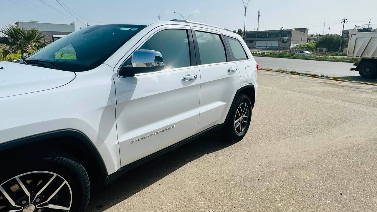 � للبيع Jeep Grand Cherokee 2021
• الموديل:2014
 • المحرك: 6
 • الممشى: 167,000 ميل
 • اللون: أبيض
 • الرقم: أربيل
 • السنوية: جديدة
 • الحالة: السيارة بيها رصعات وشخط يفضل الفحص والمعاينة.
 • السعر: يُحدد عند التواصل

📞 للاستفسار: ***********
