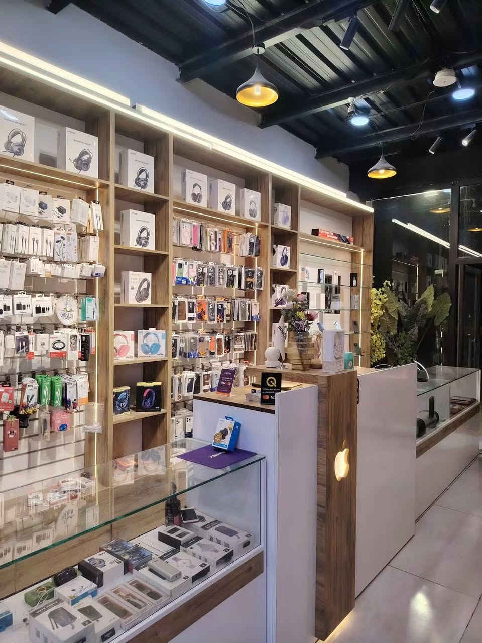 📱 للبيع محل موبايلات كامل مع الديكور والمستلزمات

🔹 محل جديد وجاهز للعمل مباشرة
🔹 ديكور كامل ومرتب
🔹 إكسسوارات موبايلات متنوعة
🔹 شواحن + كيبلات + سماعات + كامل اللوازم
🔹 جميع الموجودات تُباع سيت كامل
🔹 المحل لا يحتاج أي تجهيز، فقط تستلمه وتباشر العمل

📌 سبب البيع: عدم التفرغ
📍 الموقع: [النجف حي الوفاء مجمع سومر ]

📞 للاستفسار والتفاصيل: [***********]

