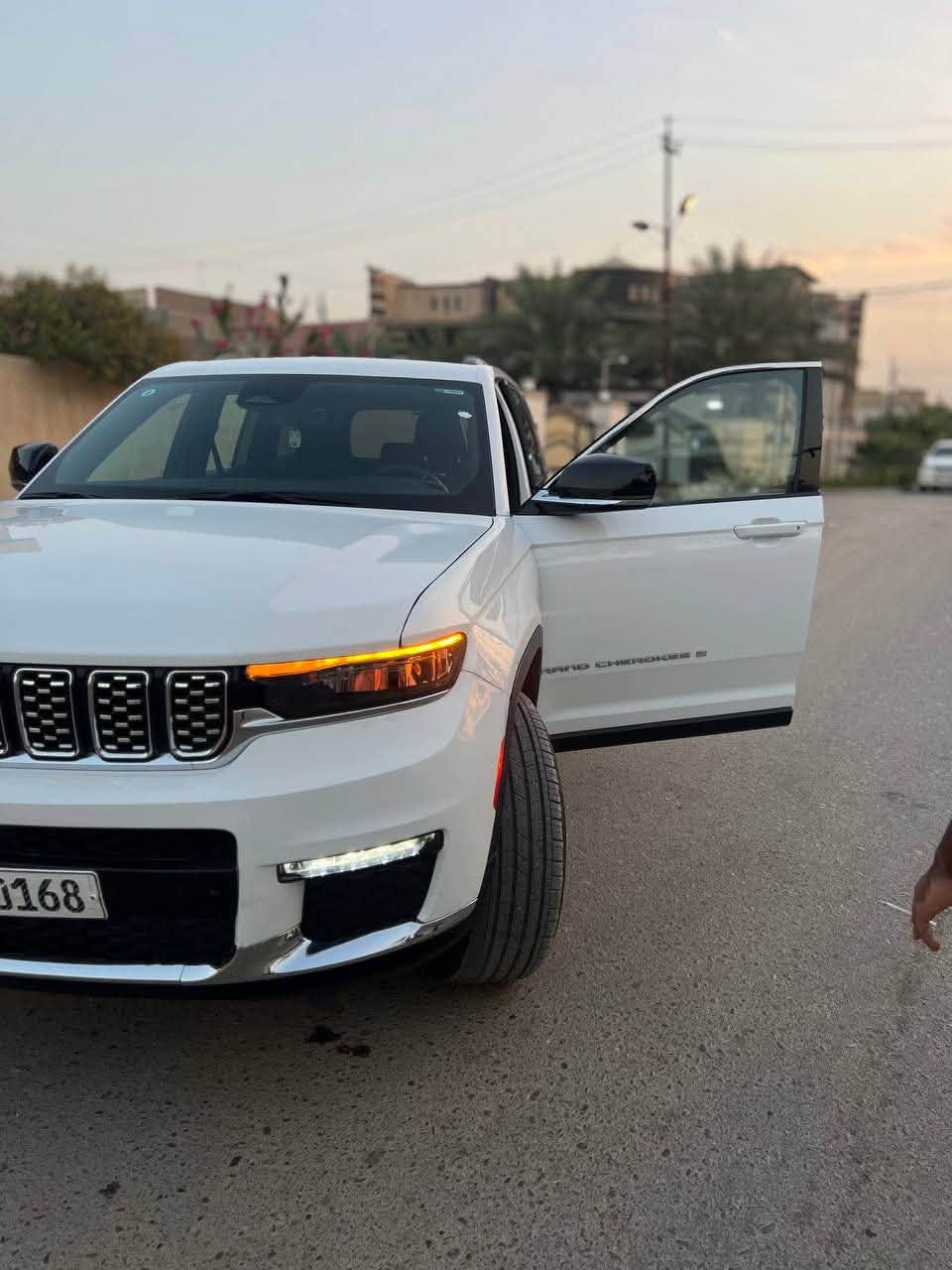 ✨🤍”Jeep 2025”🤍✨
السعر  2700$
الموصفات (Limited ) 
6 سلندر 3:6    :: 5 راكب + 2 ويل 
كشنات جلد ✨
شاشه كبيره +كامره 
كشنات جلد + تدفئ تبريد 
بصمه تشغيل عن بعد
تنبيه قبل لاصطدام 
اشاير بل مري 
حساس امامي خلفي
صندوق كهربائي
تثبيت مسار 
تثبيت سرعه 
تحكمات ستيرن 
رادار امامي مع مانع تصادم 
مانع تصادم خلفي
باقي موصفات معروفه 
( السياره داخله شهداء ب اسمي لا ورثه بيها ولا قاصرين اسويلك وكاله عامه بعدله سنه و 4 اشهر وتصير حره ) 
ضرر امريكه بنيد تبديل وجاملغ شبر بدايته حار 
الرقم لاستفسار ‭***********‬
