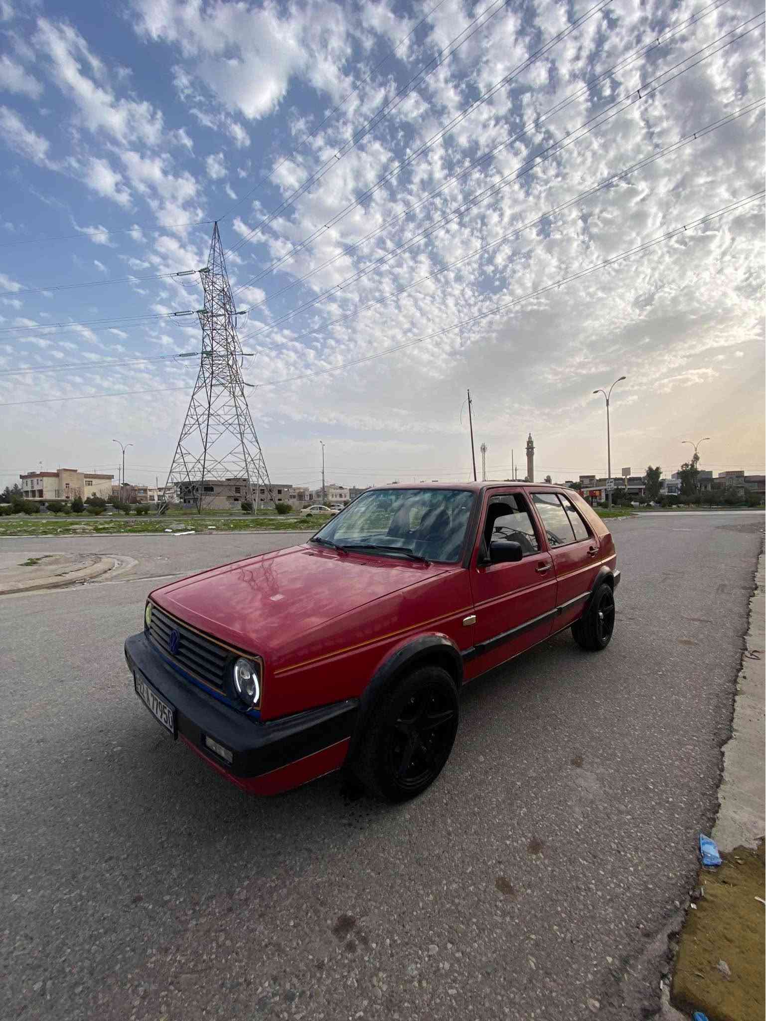 Slaw 
كولف 1990 مةكينه جوار بستن كير عادي 
سيارةكة زور خةوينه سبوغ عامه بو جواني 
سيارةكة زور جوانه و سبورته سعري 33مجالى كةم 

كولف موديل ١٩٩٠ مكينه اربع سلندر كير عادي بلادي 
سيارة كلش حلوه ورياضيه سعر 33 مجال قليل 
*********** أربيل, العراق
