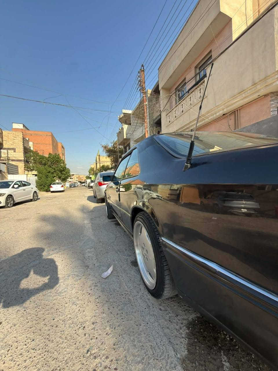مارسيدس تك باب موديل ٩٢ بلاديه 
كير محرك كهربائيات بلادي رقم بغداد  
بيه جراد بسيط السعر   57 ورقه
