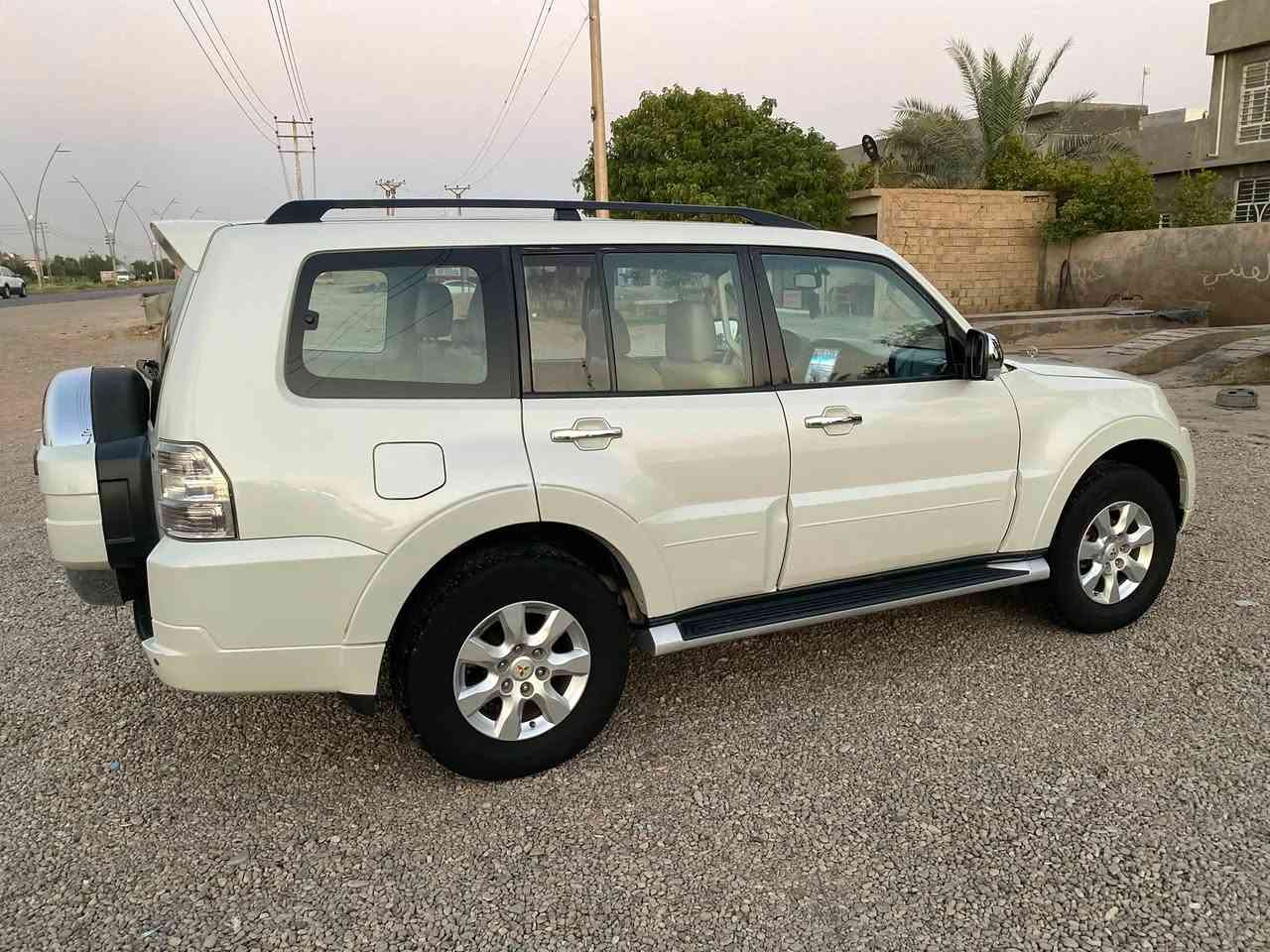 السلام عليكم فقط بيع باجيرو حبتور موديل ٢٠١٤ 
بيها طخه بسيطه كلش و صار توحيد لون البنيد مع الجاملغ اليمين السيارة كلش نظيفه ما متعوبه 
رقم اربيل الجديد تحويل مباشر 
السعر ١٤٠ ورقه و بيها مجال للشراي الي يجي شوف السياره 
العنوان ديالى المقدادية 
رقم الهاتف ***********
