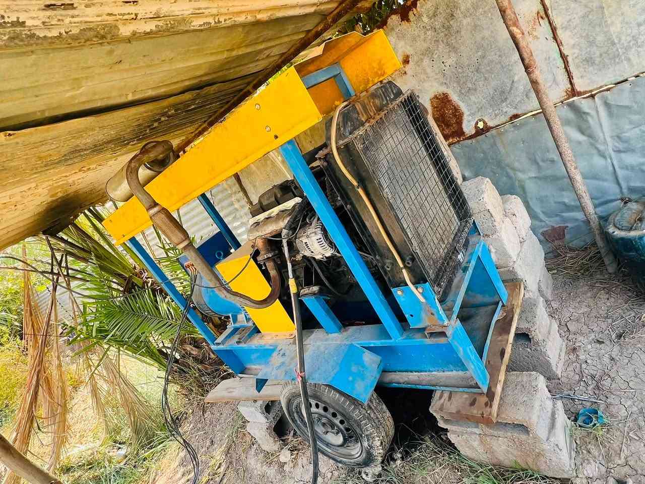 سلام عليكم مولد كيا محرك 3000 اربعه بستم 30 كيفي شغاله وبحاله جيده جدا جدا السعر 15 ورقه وبيه مجال بسيط للاستفسار ***********//// ***********

