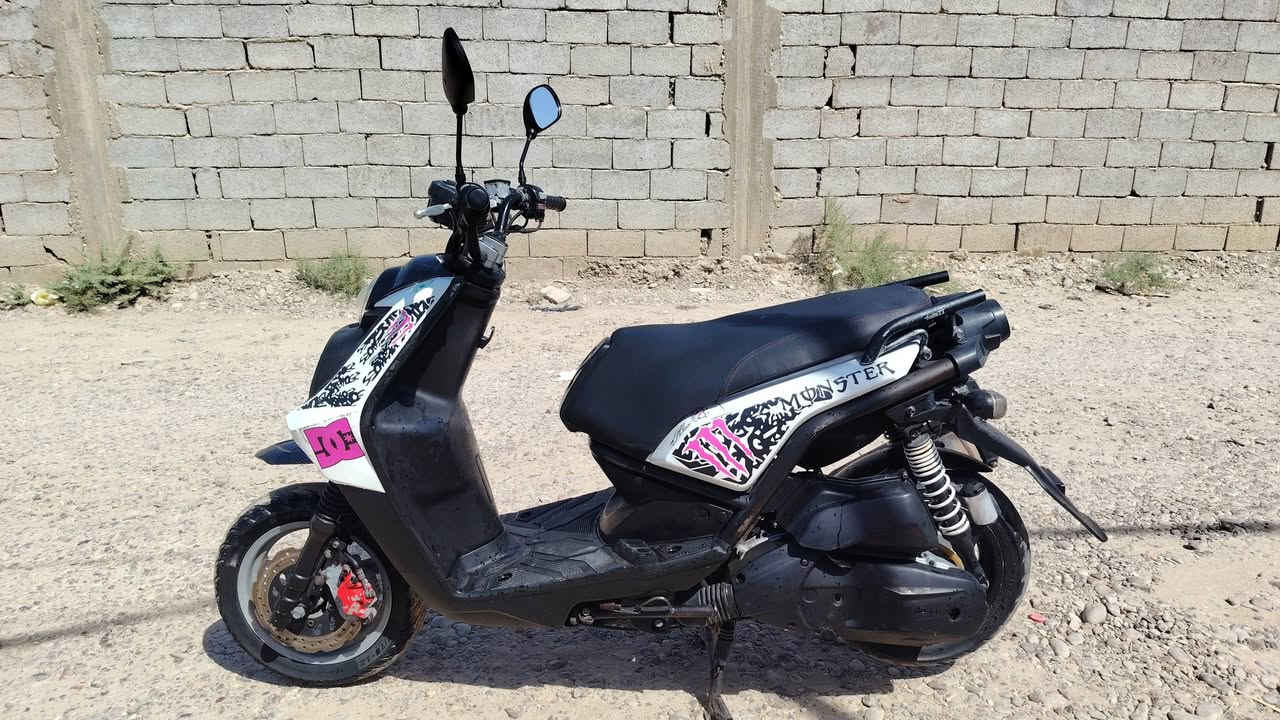سلام عليكم شباب دراجه ياباني خطين ناوزل مال رمبه سكنس الجبلي وخير من الله ومتصرف  بنزين والعنوان جسر دوار رگية فاضل *********** والسعر مليون وربع والشراي بيها مجال موجود على الواتساب
