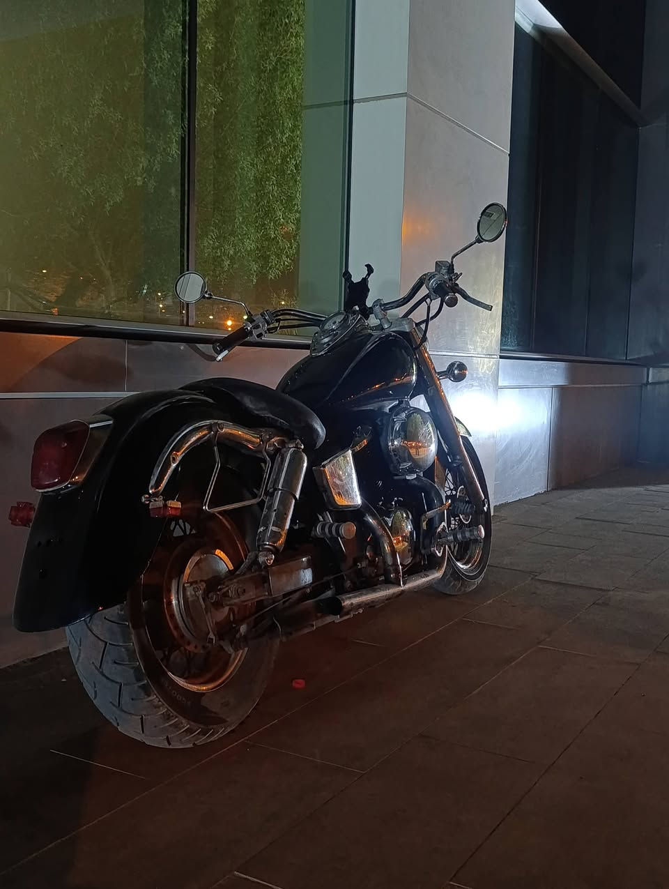 السلام عليكم 
هوندا شادو 400cc  
الدراجه كدام عينك نظافة وترتيب 
مكينة كير كفاله ظفيره كذلك وتجي وتشوف بعينك 
السعر المطلوب ١٤ ورقه .
*********** للاستفسار اكثر بي واتساب

