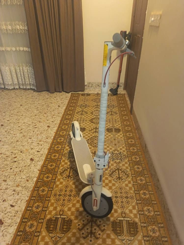 السلام عليكم سكوتر شاومي للبيع ما مشتغل وما ماشي دزو من الخارج وماعرفله سعر 300 وبي مجال *********** كركوك, العراق

