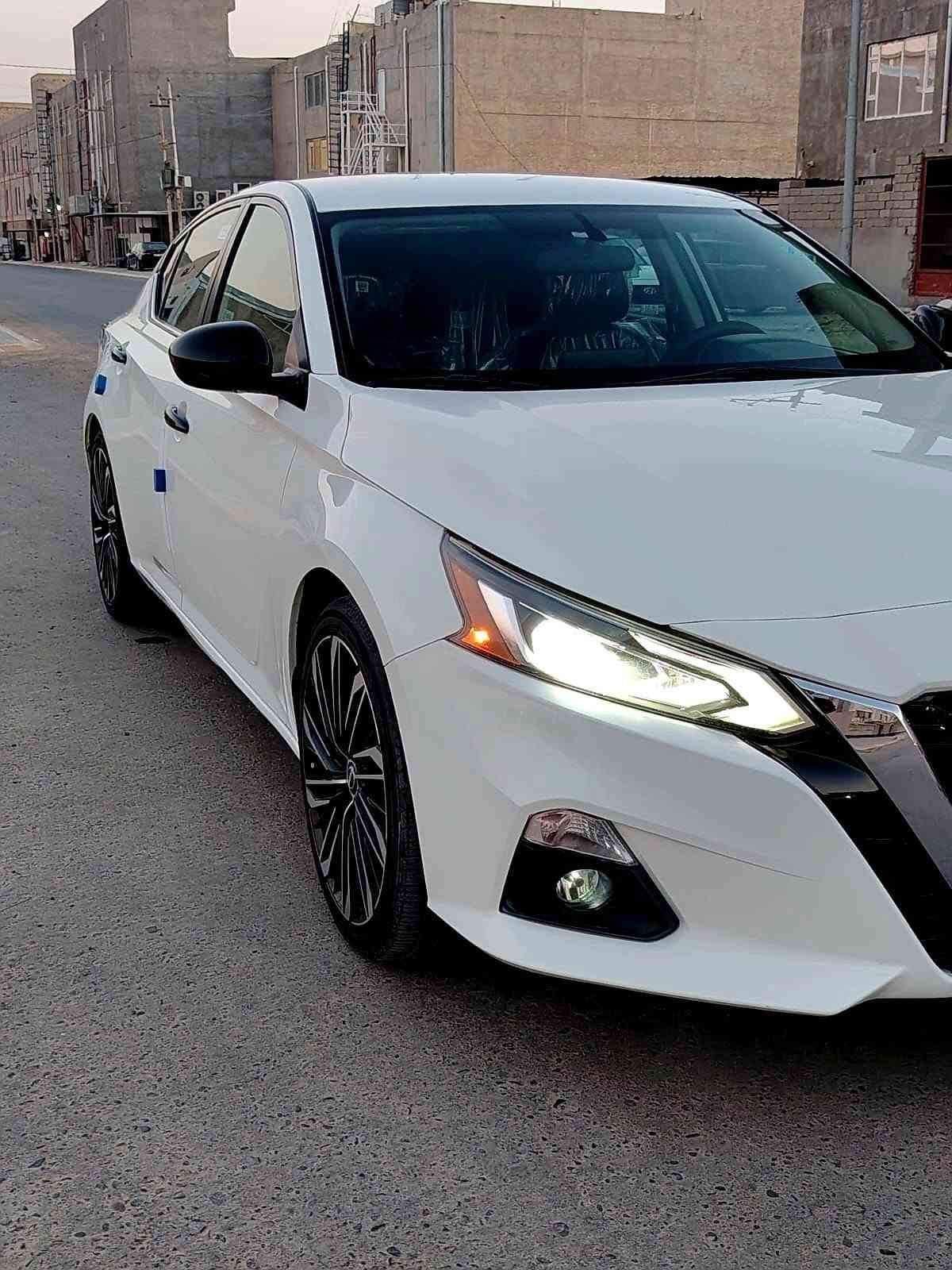 السلام عليكم للبيع بسعر 129 ورقه نيسان التما 2019 SR فول موصفات الضرر فقط باب السكن وشويه بل باب الثاني بدون اي داخل بجم كبس وجنطه كبس بدون ايرباك مكينه 2500 شرط مامفتوحه كير مامفتوح السياره جديده حيل ومتصرف عليه الف جاهزه من كلشي رقم وهزه وسنويه جدد تحويل ثاني يوم العنوان تكريت
***********
السلام عليكم للبيع بسعر 129 ورقه نيسان التما 2019 SR فول موصفات الضرر فقط باب السكن وشويه بل باب الثاني بدون اي داخل بجم كبس وجنطه كبس بدون ايرباك مكينه 2500 شرط مامفتوحه كير مامفتوح السياره جديده حيل ومتصرف عليه الف جاهزه من كلشي رقم وهزه وسنويه جدد تحويل ثاني يوم العنوان تكريت
