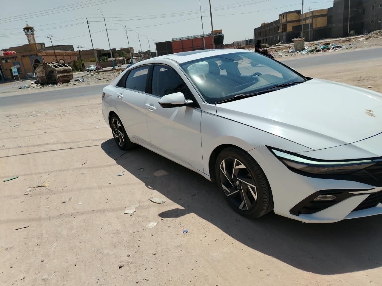 النترا خليجي
24
مكفولة
ممكن تذكرلي بالضبط شنو الفئة/النوع مال الإلنترا؟ (مثلاً نص فل/فل كامل أو اسم الفئة إذا موجود): 
فول فتحة سقف
شكد ممشايتها حالياً؟ وهل الاستخدام شخصي لو تاكسي/شركة؟: 
استخدام شخصي  ماشية 67
وين موقع السيارة هسه؟ (المدينة/المنطقة) حتى الناس تعرف مكان المعاينة: 
سماوة 
هل بيها أي صبغ أو حوادث أو بدل قطع، ولو بسيطة؟ وإذا أكو، وين بالضبط؟: 
مكفولة بدون اي ضربة او اي صبغ
