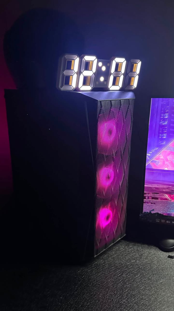 سلام عليكم
استخدام قليل بعده بالضمان ما ناقصه شي جديد يعني 
المعالج (CPU): Intel Core i5-12400F لجيل الحديث
 الرام (RAM): 16GB (2x8GB) TeamGroup T-Force Delta RGB DDR4 3600MHz
 كرت الشاشة (GPU): Nvidia GeForce RTX 4060 Ti
 المبرد (Cooler): مبرد هوائي RGB (Tower Cooler)
 الكيس والباور: كيس جيمنج مع إضاءة RGB + مروحة خلفية + باور سبلاي مناسب للكرت
السعر ; مليون و 500  
مكاني بصرة بيع وجه لوجه 
تواصل خاص او واتساب : ***********

