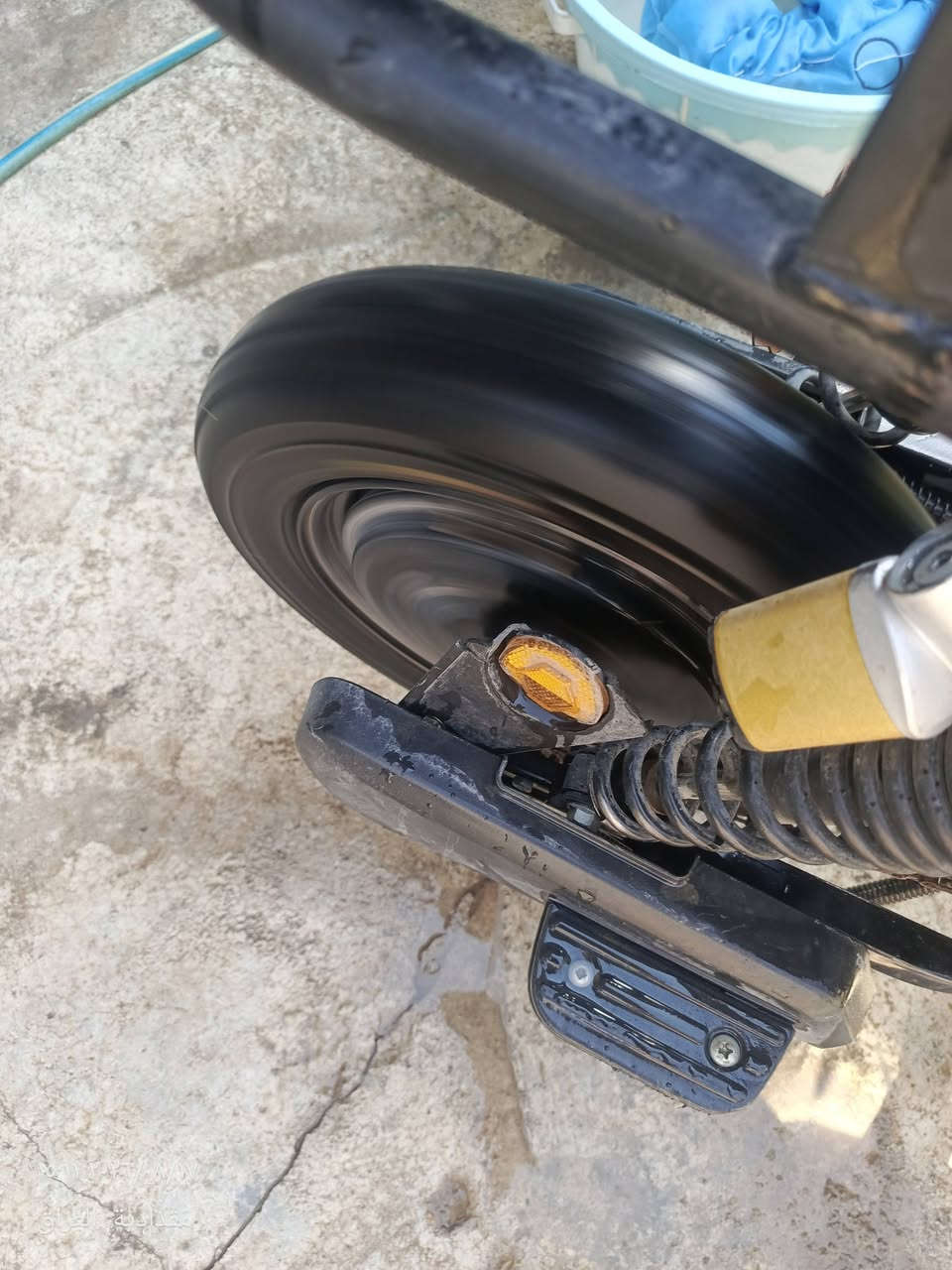 سلام عليكم درجه شحن R9 للبيع مكفول وشاحنه وياها وغراضها وياها درجة نضيفه وسعر425الف وبي مجال ان شاء الله رقم واتساب ***********
