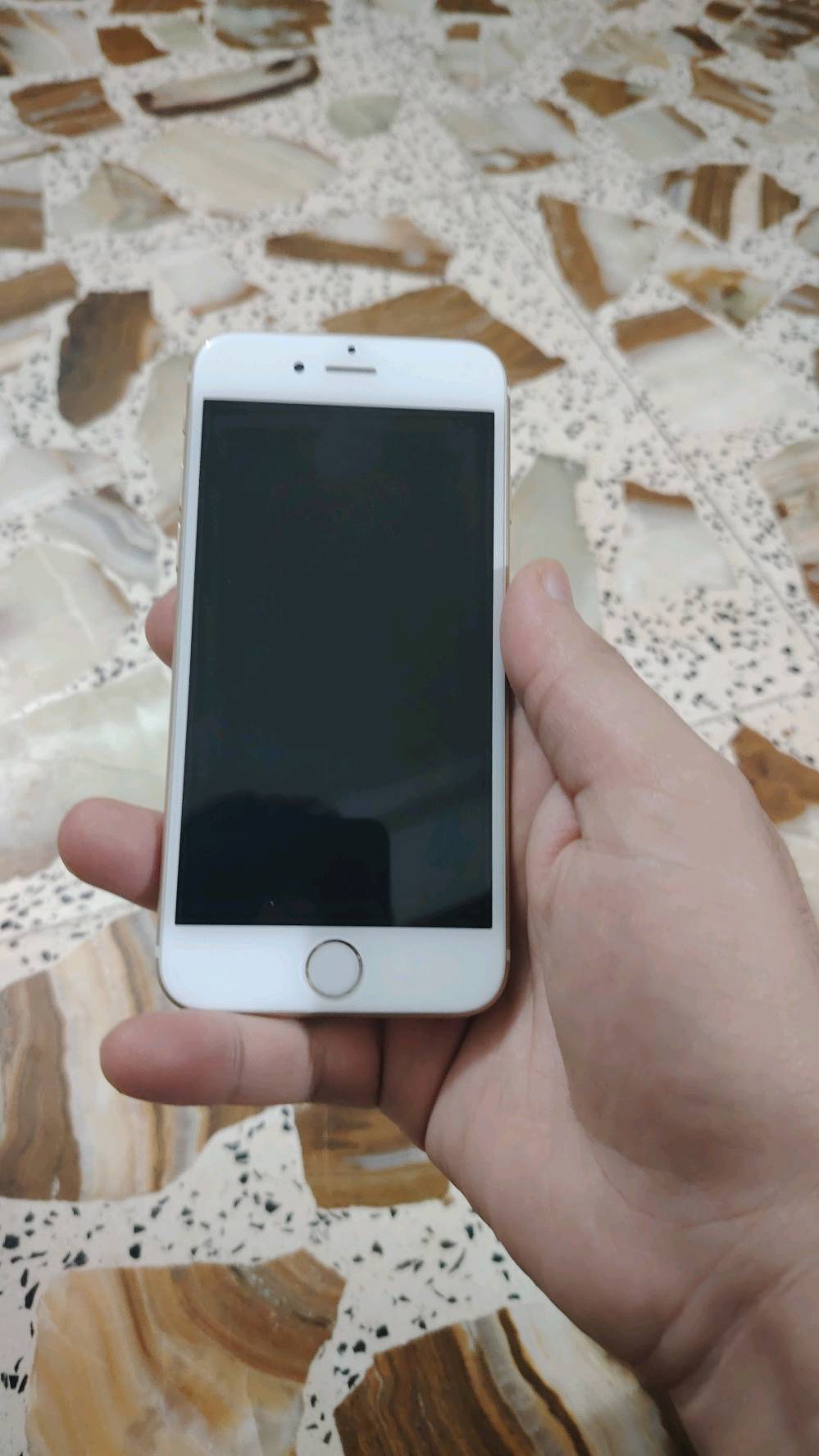 ايفون6s بلاص جهاز نضافه فول مكفول كفاله عامه نت اتصال سيم كارت شغال كل شيء تطبيقات ينزل جميع التطبيقات مكفول من التصليح والشخوط