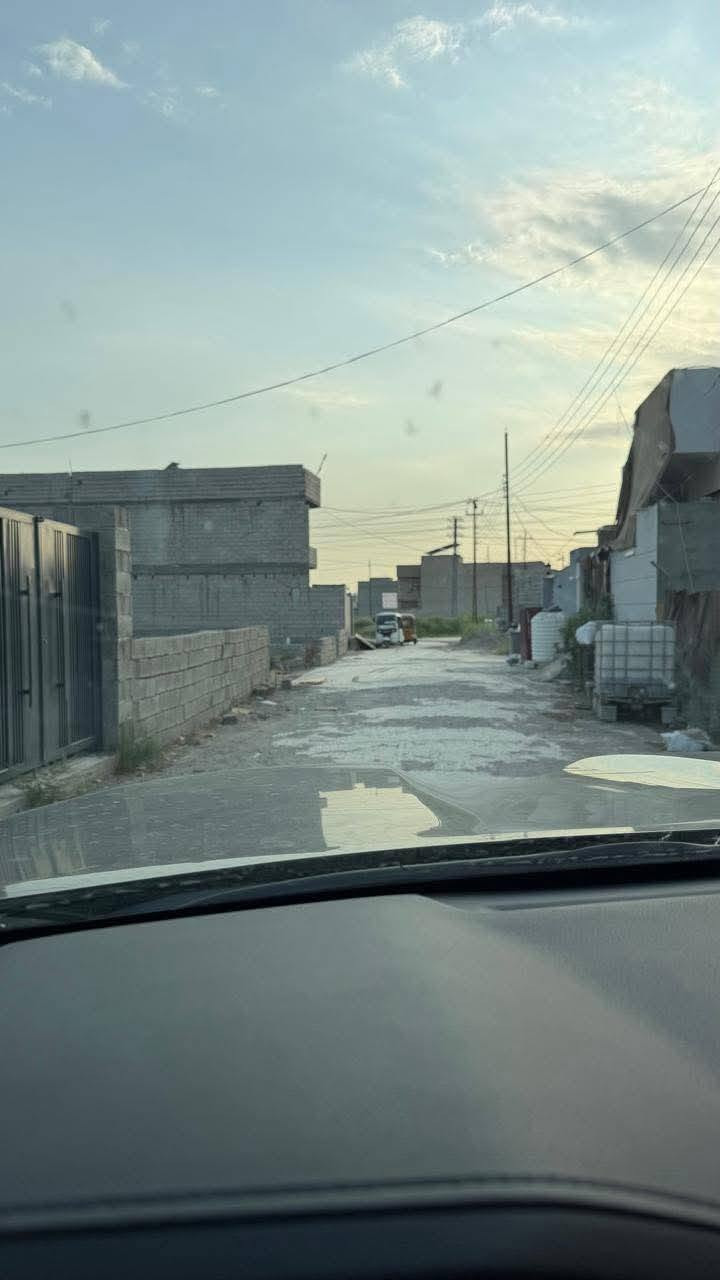 السلام عليكم قطعة ارض للبيع موقع بعقوبة الحولي التحرير
مساحة ١٠٥ متر  وجها ٧ نزال ١٥
طابو زراعي سند ٢٥ 

قريبة ع شارع العام مال محتاج خدمات ماء وكهرباء شوارع صب الاستفسارات على رقم ***********
