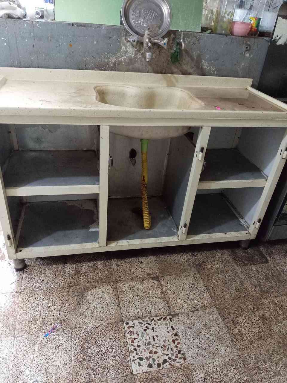 غراض لبيع مستعجل ***********
