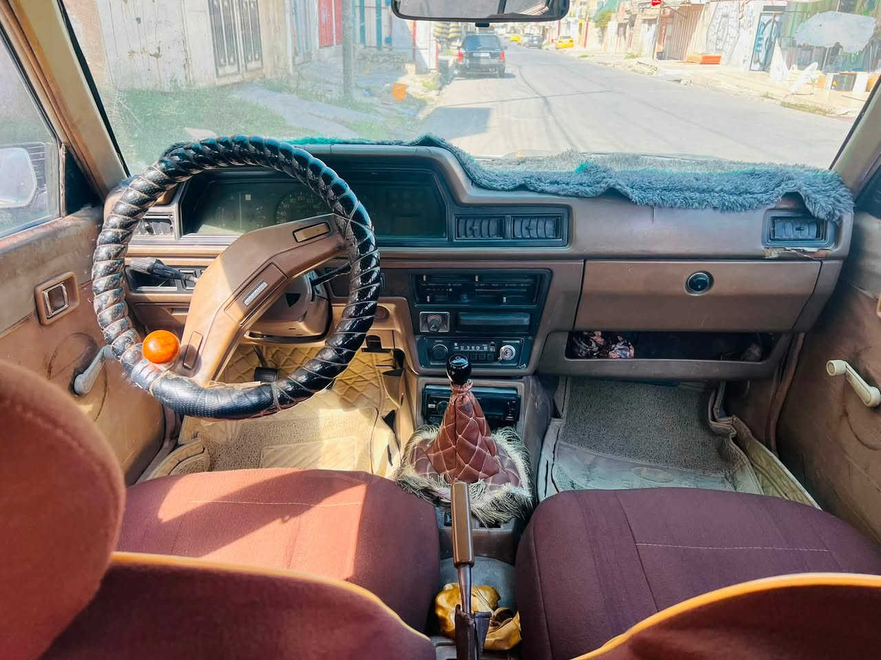 السلام عليكم
كرونا موديل 81 

محرك وكير شرط 

طخم تاير وباتري جديد

كابون ورقي متوقف 

السعر 18 وبيها مجال 

العنوان الموصل الاصلاح الزراعي 

رقم الهاتف ***********
