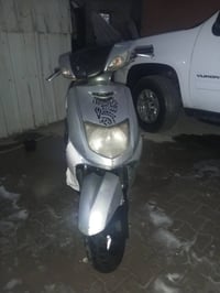 سكنس نثيه اصوليه منفيس كامله فقط بيها بكن  سعرها 250وبيها مجال رقمي077...