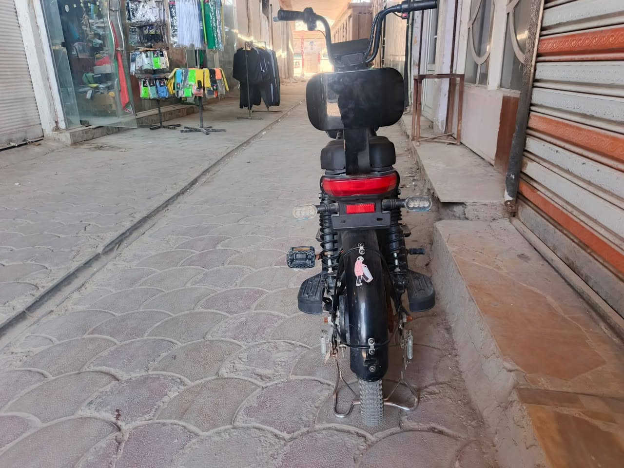 دراجه شحن نظيفه استعمال قليل سعرها ب 300 وبيها مجال وهذا رقمي ***********

