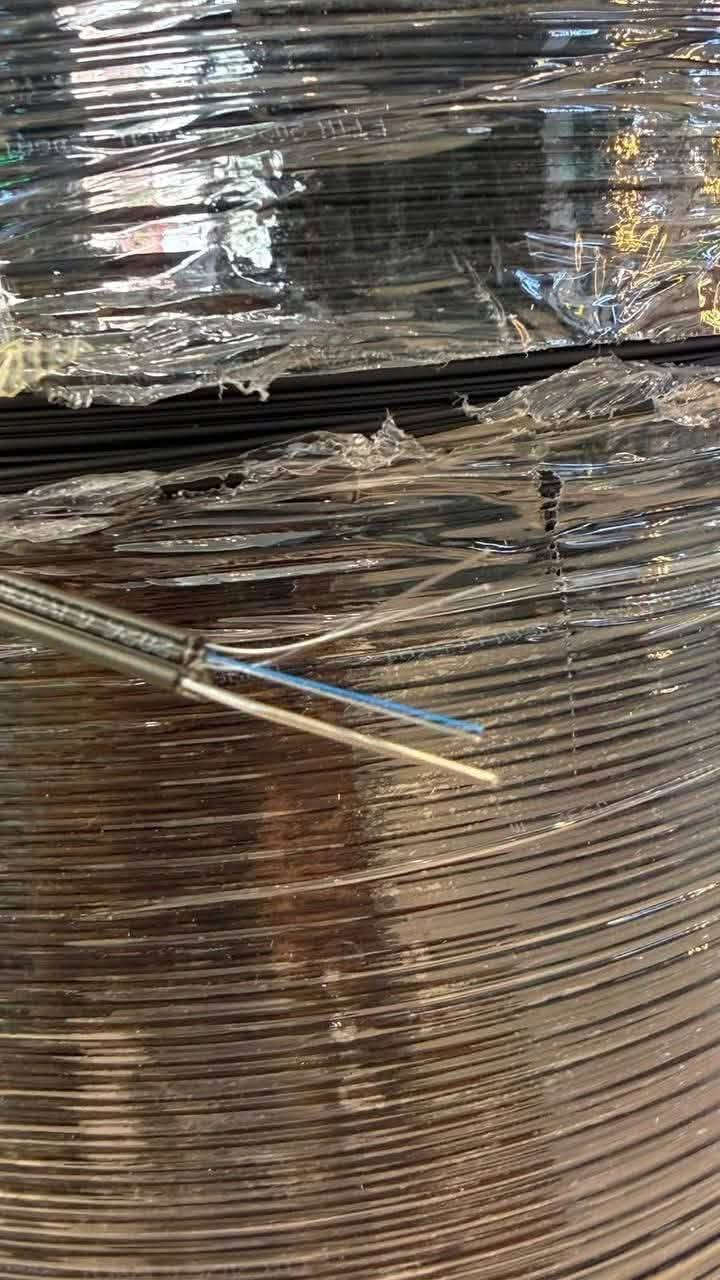 � وصــــل الجديد من Arch 🔥🔥

🚨 بكرات فايبر 2 كور FTTH 🚨

مو كل فايبر ينفع للشغل…
Arch جاي بمواصفات قوية وتجهيز جاهز للمشاريع 💪⚡

📌 المواصفات:
🔹 2 Core FTTH Fiber Cable
🔹 طول البكرة 1000 متر
🔹 نوع الكيبل GJYXCH
🔹 G657A1
🔹 غلاف LSZH
🔹 Water-Proof مقاوم للماء 💧
🔹 Fire-Resistant مقاوم للحريق 🔥
🔹 Attenuation عند 1310nm ≤ 0.35 dB/km
🔹 Attenuation عند 1550nm ≤ 0.22 dB/km
🔹 لون أسود ومناسب للتمديدات الخارجية

الآن
🔥 جودة Arch اللي يعتمد عليها بالشغل

🏢 مركز القوس التقني
📍 بغداد | شارع الصناعة
📲 موج حسام | ***********

Arch 2 Core… 1000 متر جاهزة للشغل 🚀
