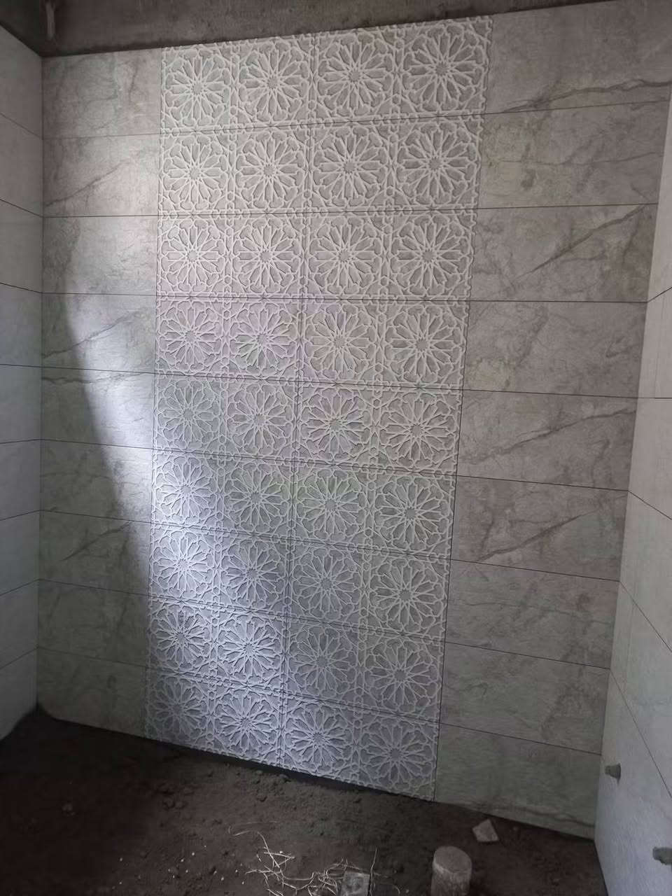 سلام عليكم كادر سيراميك جدار شغل درجه اولى واسعار مناسبه شغل داخل الموصل  فقط (***********) بي وتساب
