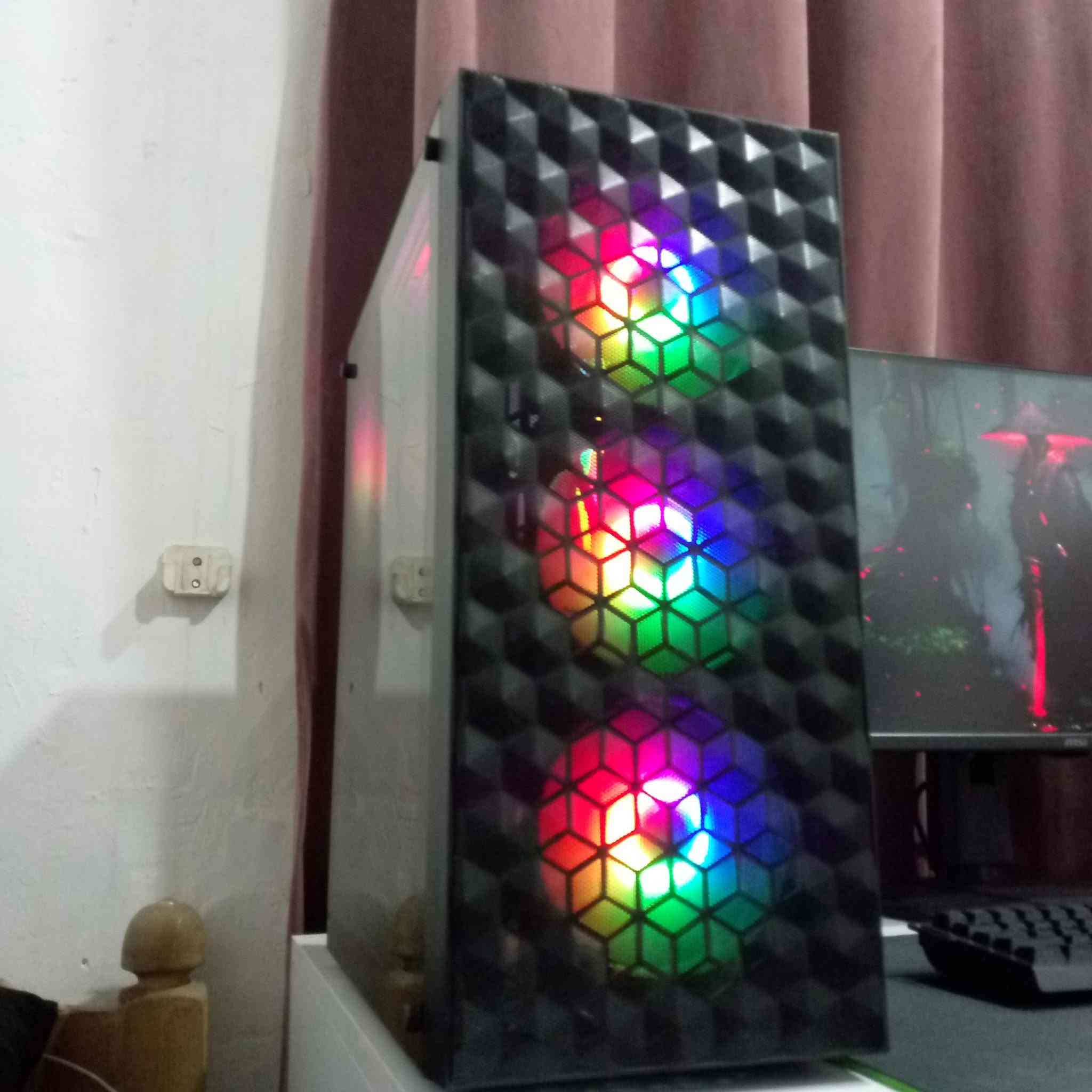 السلام عليكم 

المواصفات 👇🏻
▫️ CPU: AMD RYZEN™ 5 5600 | 6C / 12T
▫️ COOLER: DEEPCOOL® AG400 | ARGB | 120MM
▫️ M.B: ASUS®B450M-A / M.2
▫️ GPU: PNY® GEFORCE® RTX 2060 | 6GB
▫️ RAM: T.FORCE 16GB (2X8GB) | DDR4 | 3600MHZ 
▫️  PSU: LUX ® 750W 80+ BRONZE
▫️  STORAGE: NVME  1T | M.2 
▫️ CASE: MASS  4FAN  | FULL RGB 

▪ السعر: 720,000 دينار
▪ مكاني: بغداد - الأعظمية
▪ التوصيل: بغداد (5 آلاف) | المحافظات (6 آلاف)
▪ رقمي: ***********
