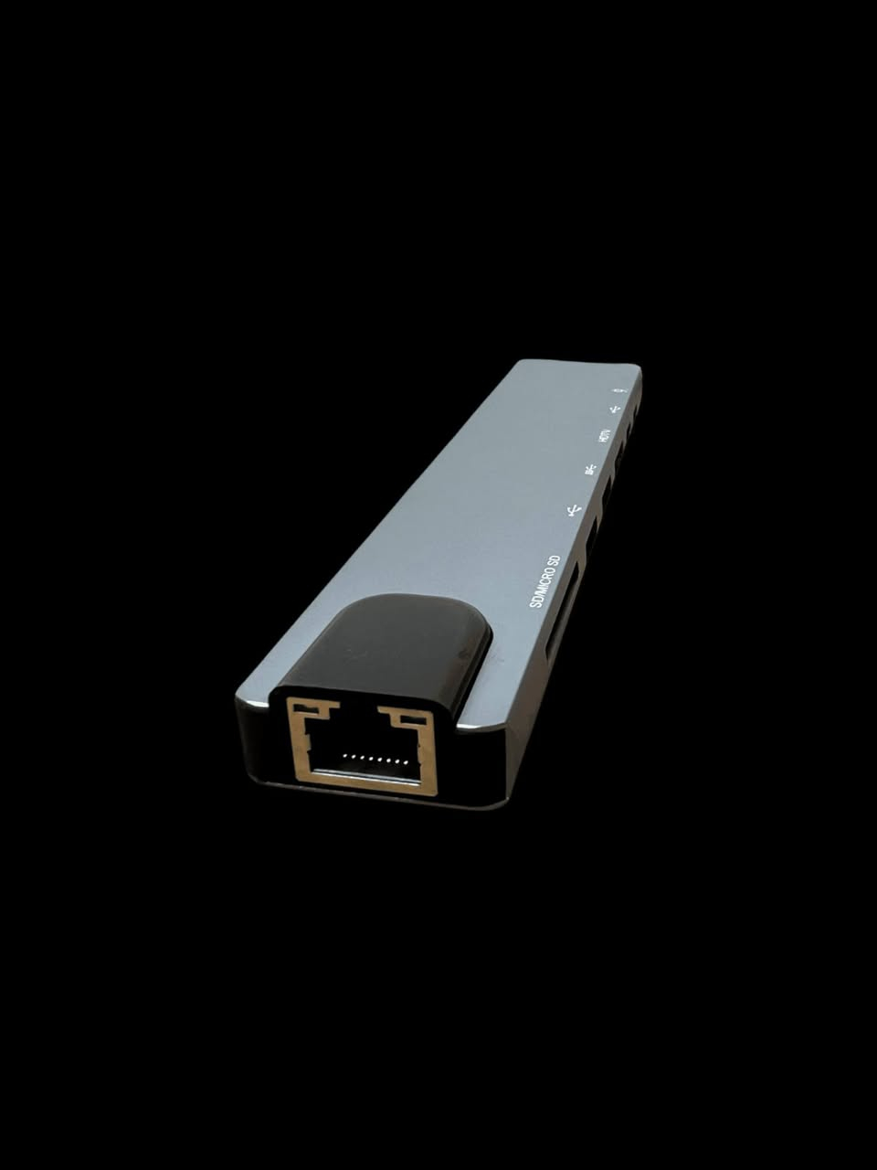 خلصت من كثرة الوصلات؟ 🔌

هذا محول USB-C يحلها كلها ✨

شاشة 4K، إنترنت سلكي، شحن، USB وكروت ذاكرة

كلها بجهاز واحد نحيف وخفيف

مثالي للشغل، الدراسة، والعرض

يدعم أغلب اللابتوبات الحديثة

محول واحد… وراحة كاملة 💻🔥

السعر 20 الف دينار 
التوصيل للمحافظات 5000دينار وداخل بغداد 3000دينار 
واتساب ***********
