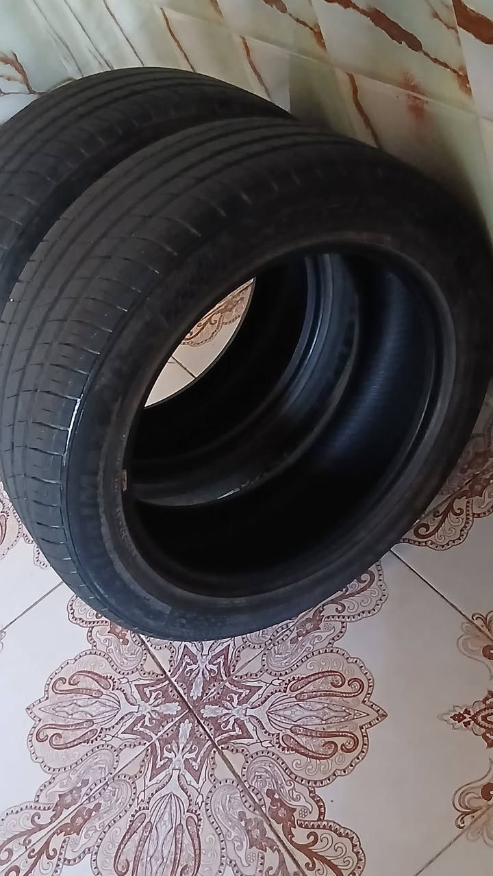 سلام عليكم تايرات سورنتا للبيع نوعيه عاليه سعر100 الف بيهن مجال زوج طائرات اتصل على هذا الرقم***********
