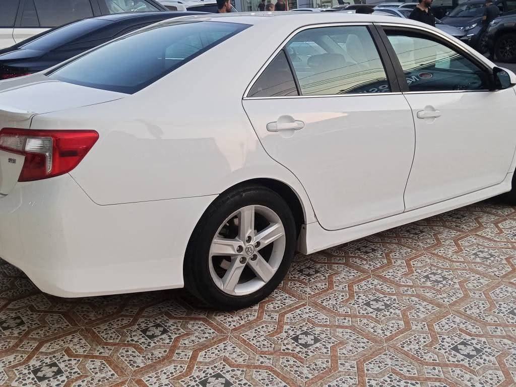 2014 بدون صبغ ماشي 160الف مايل  كير محرك بشرط عنوان دهوك  سعر 143$     ***********.             *********** دهوك, العراق
