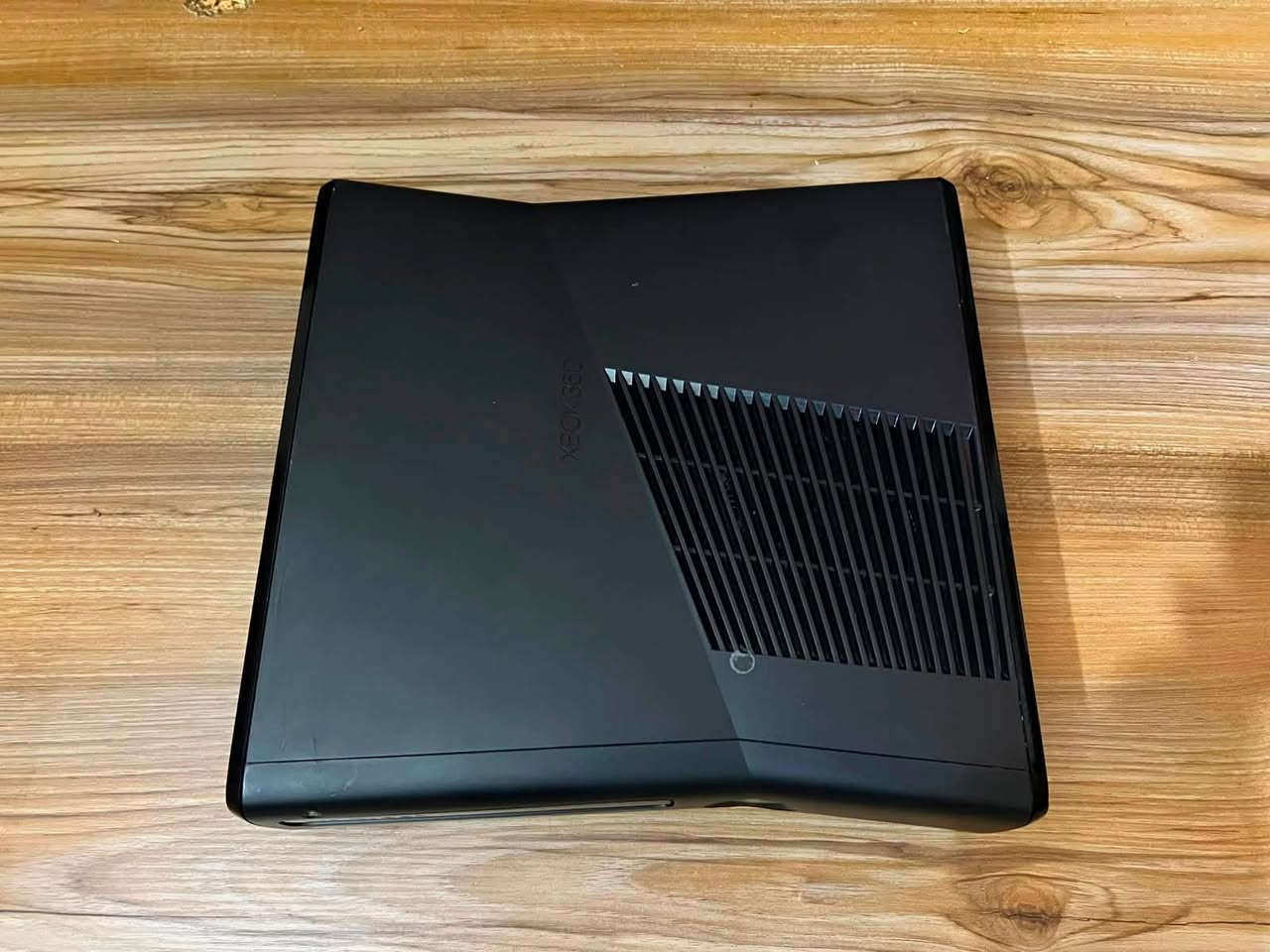 جهاز إكس بوكس 360 سليم النظيف والجاهز مباشرة للتشغيل، محمل بباكج من أقوى وأشهر الألعاب!

 2 يد تحكم (جوستكات 2).

 محولة أصلية.

 كارتونة الجهاز الأصلية (بلادي).
🎮 الألعاب المثبتة على الجهاز:
 سلسلة كول أوف ديوتي كاملة (Call of Duty - جميع الأجزاء).
 جراند ثيفت أوتو 5 (GTA V).
 جراند ثيفت أوتو سان أندرياس (GTA San Andreas).
 فيفا 22 (FIFA 22).
 بيس 22 (PES 22).
 ماين كرافت (Minecraft).
 بالإضافة إلى مجموعة واسعة من أجمل العناوين والألعاب المميزة الأخري.

💰 السعر: 125 ألف دينار عراقي فقط (شامل كلفة التوصيل لكل المحافظات)
📍 الموقع: بغداد - الدورة
📲 للطلب والحجز عبر واتساب:
***********
