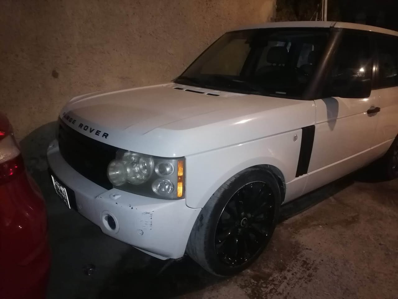 رانج فوج موديل ٢٠٠٨ ماشيه ١٢٥ كفاله سياره جديده بمعنئ الكلمه يرادلها تلحيضات صغيره. صوت بالرواجز اول ما تشغل ادوات كفاله من السرقه والعشائر دواخل بيجي خليجيه السياره محرك عادي المرغوب مو سوبر ملاحظة انه مكلف بالنشر هذ رقم راعيهة ‭***********‬ البصرة, العراق
